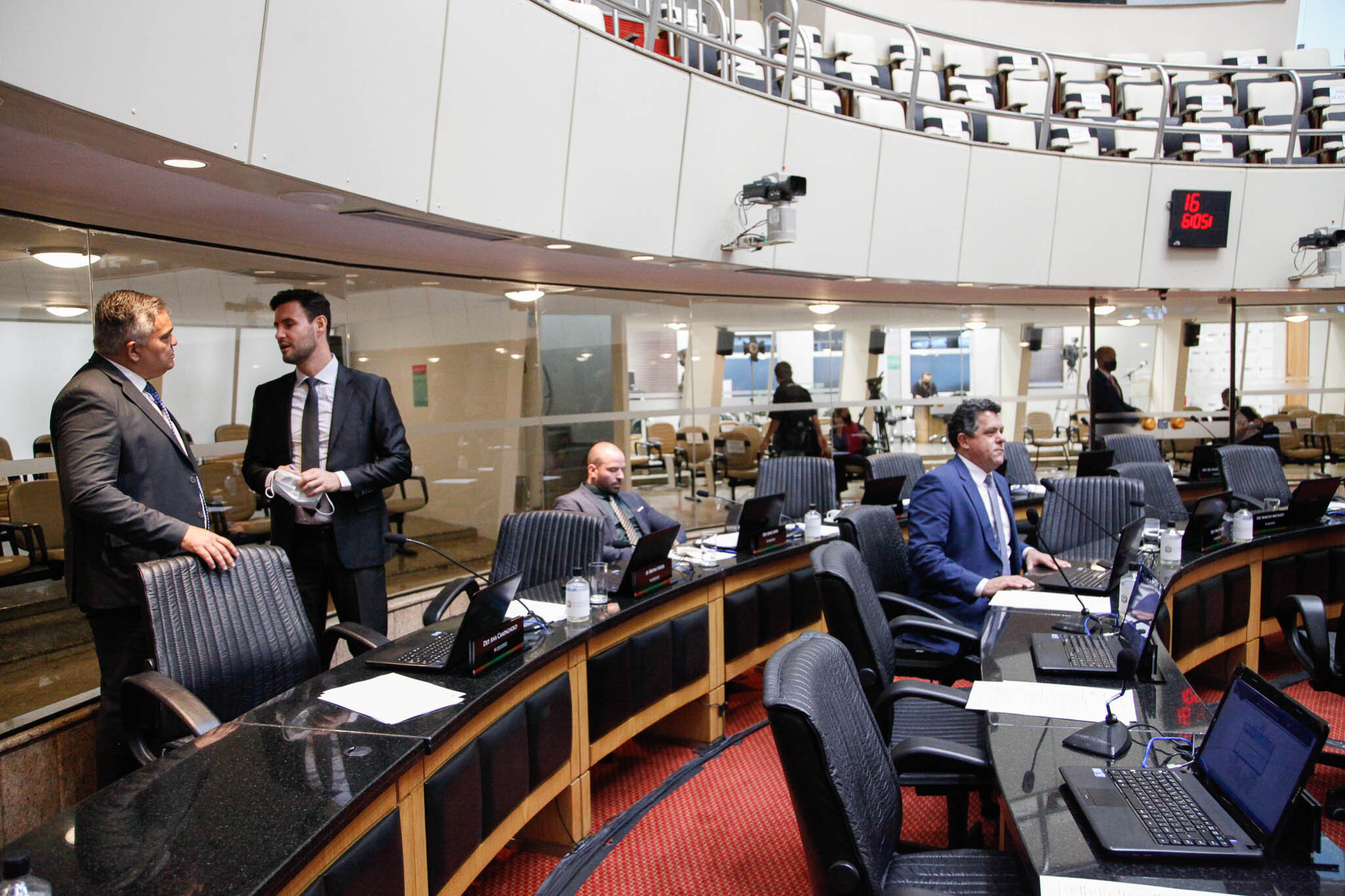 Plenário aprova admissibilidade de mais três medidas provisórias