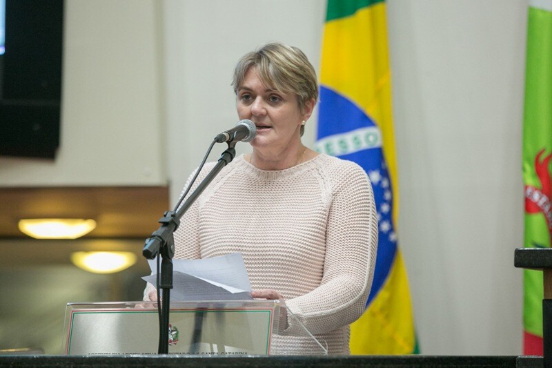 Luciane pede celeridade a demandas represadas por processo de impeachment