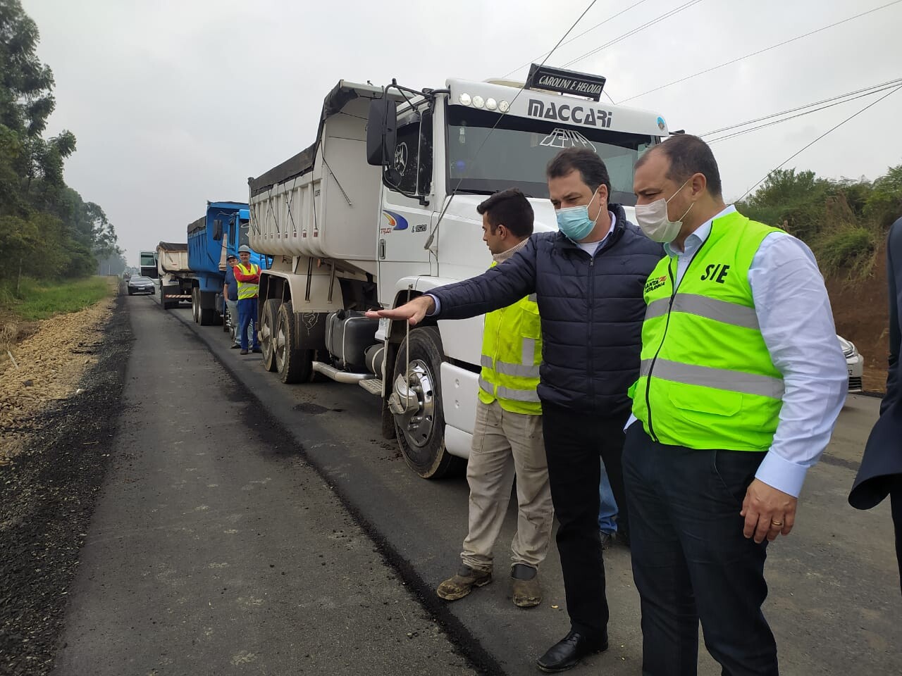 Governador Moisés e Minotto conferem obras na Jacob Westrup