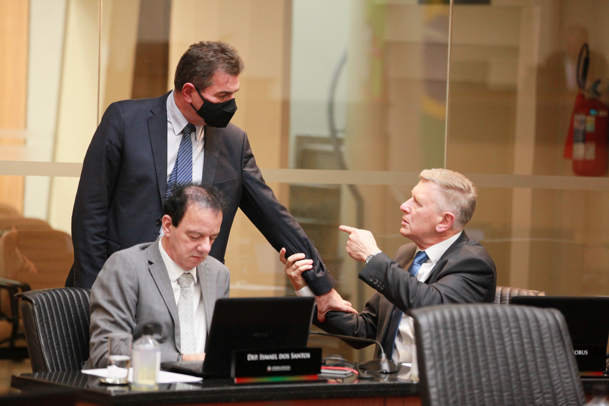 Deputado Valdir Cobalchini (MDB) - Deputado Milton Hobus (PSD) - Deputado Ismael Santos (PSD)
