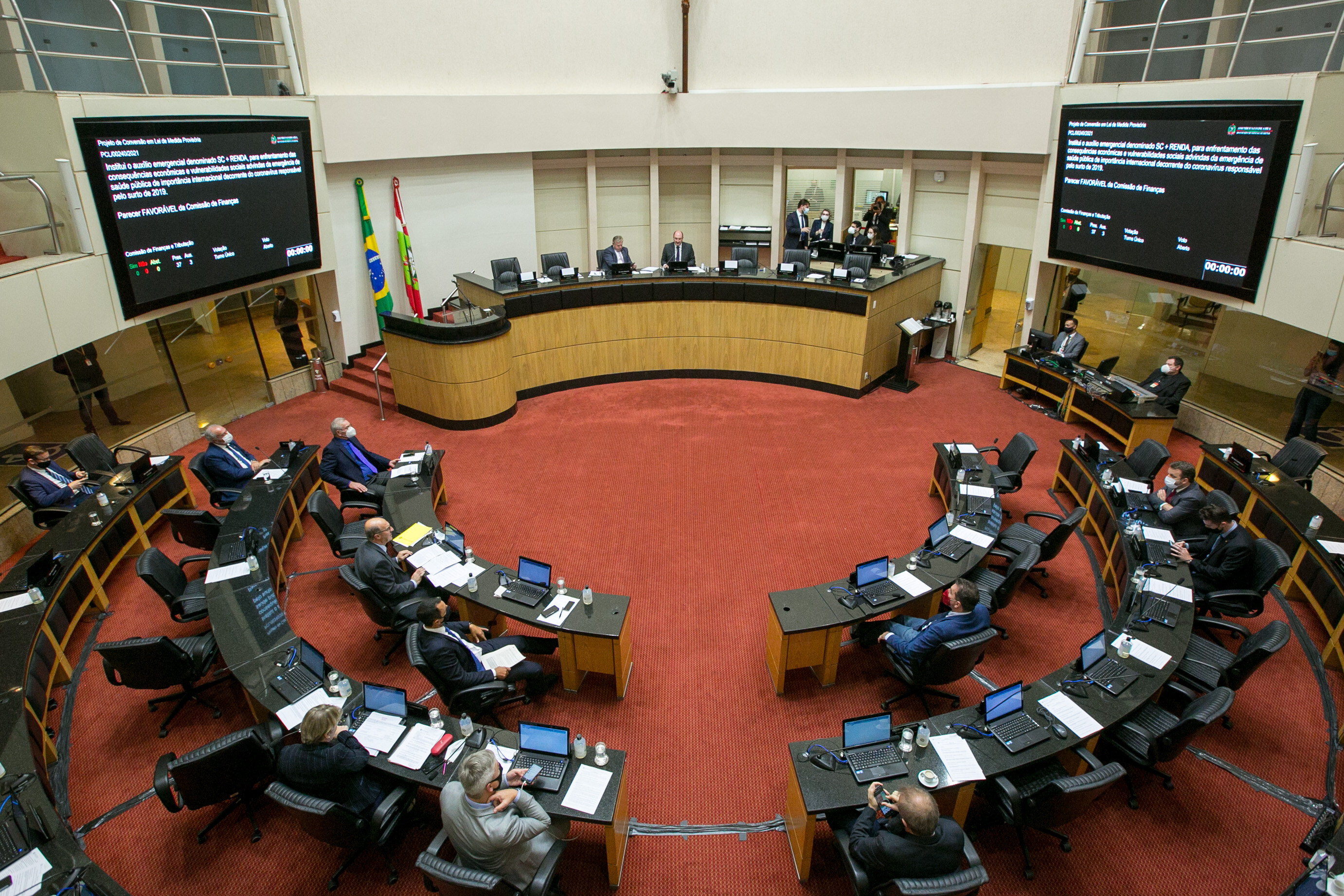 Assembleia aprova conversão em lei da MP do auxílio emergencial de SC