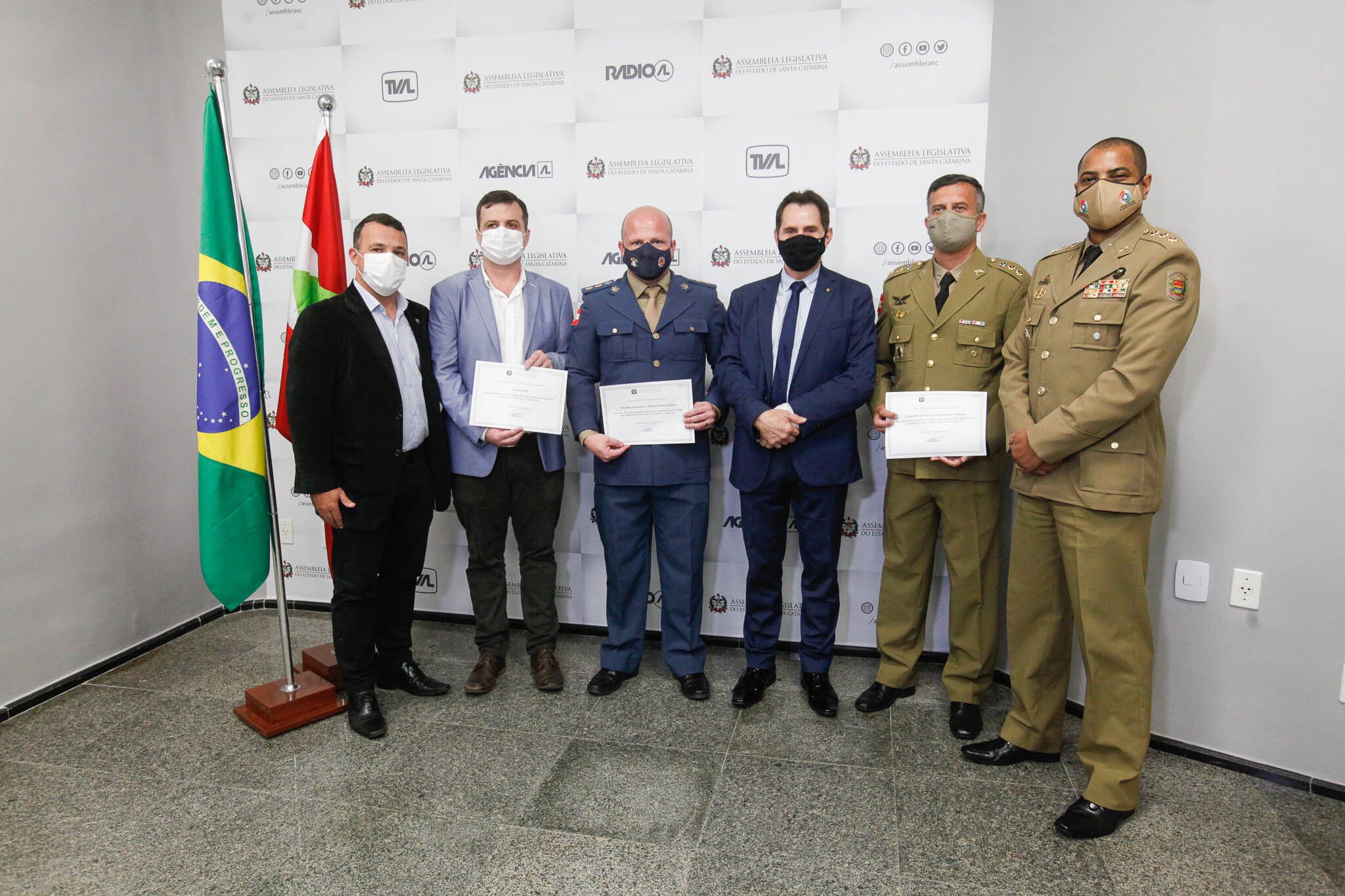 Porto, PM e Bombeiros Militares de Itajaí recebem moção de aplauso