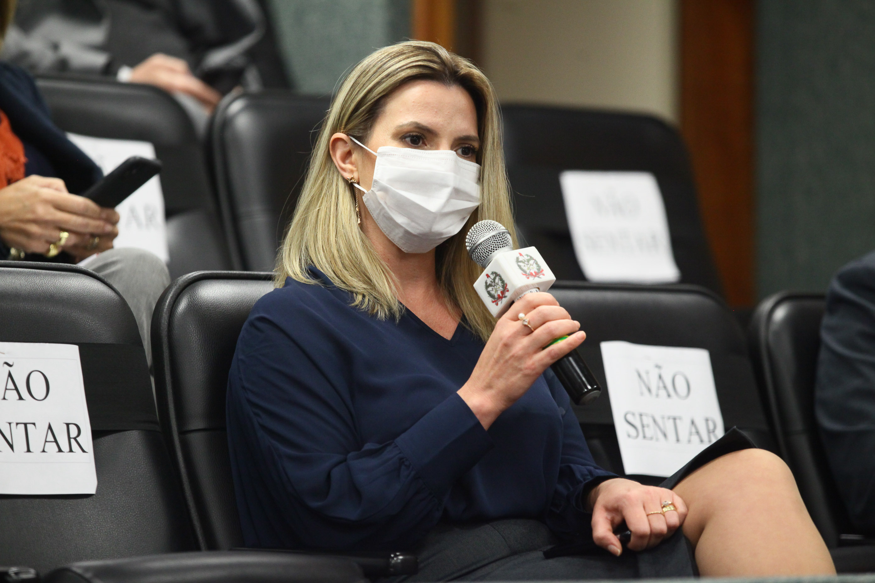 Frente Parlamentar em Defesa das Instituições de Educação Superior de SC - Letícia Sequinatto