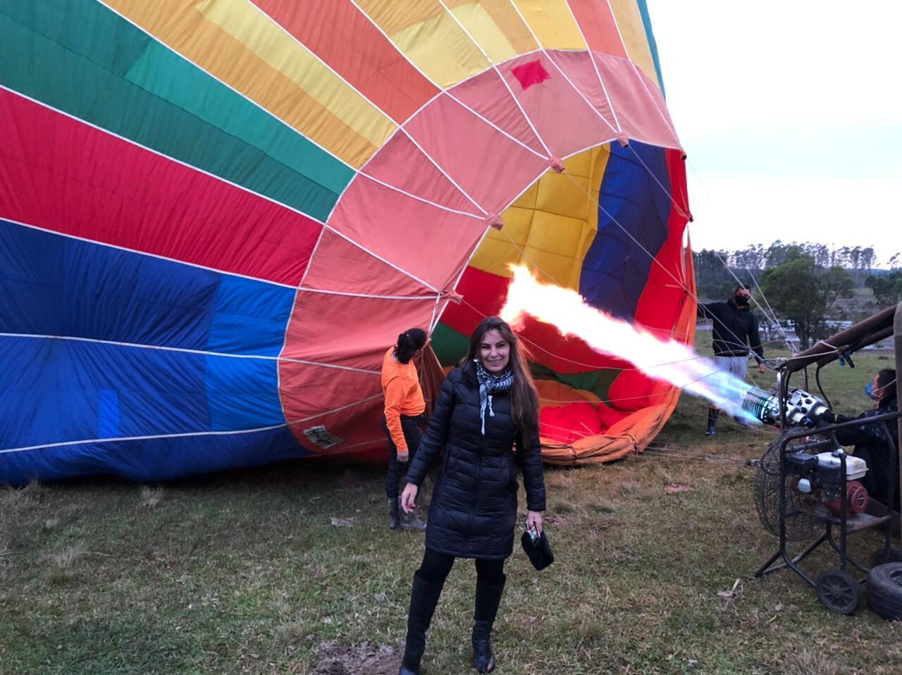 Paulinha vive a experiência do passeio de Balão em Praia Grande