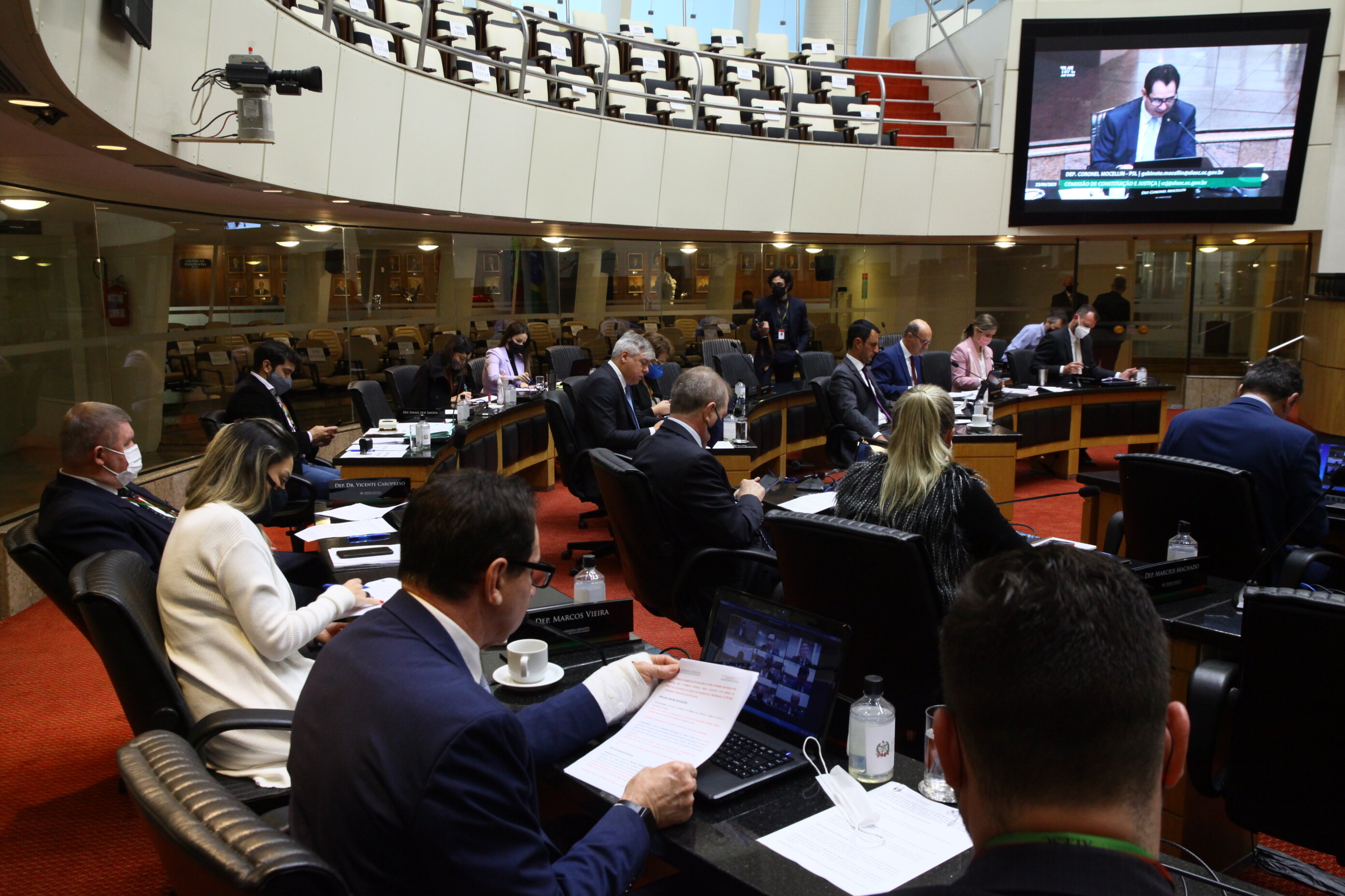 CCJ acata emenda constitucional para incentivo à ciência e à tecnologia