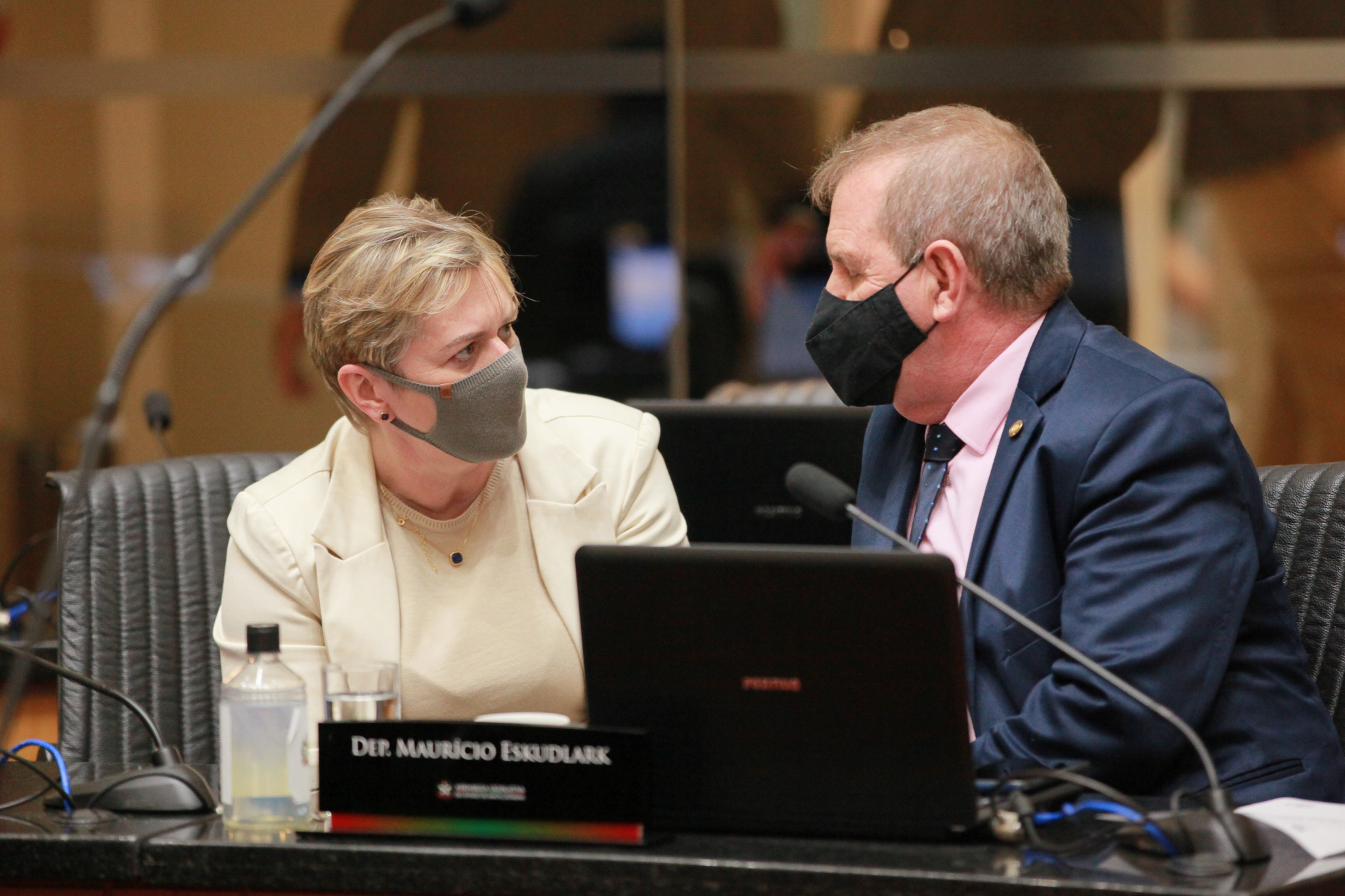 Deputada Luciane Carminatti (PT) - Deputado Maurício Eskudlark (PL)
