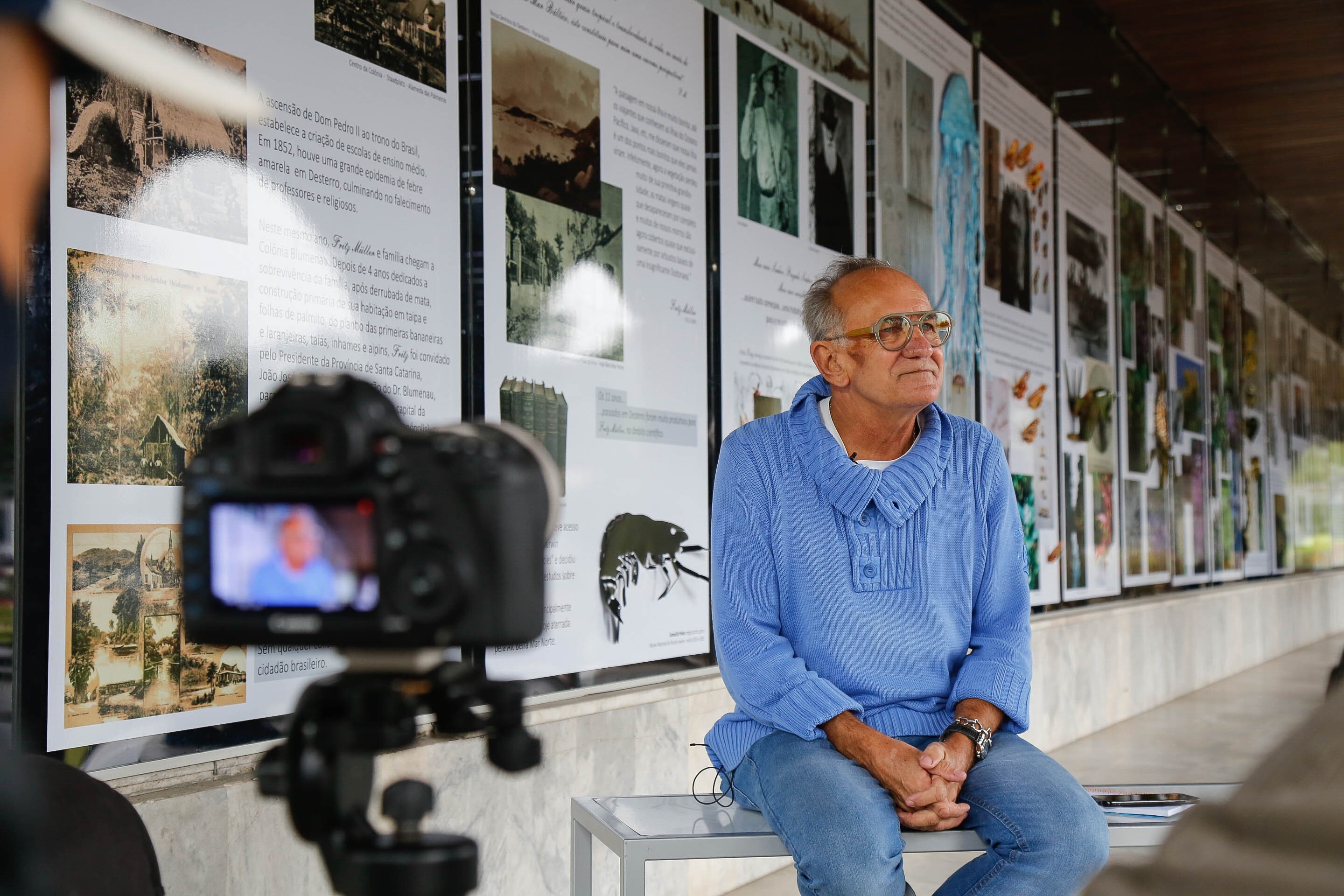Artista plástico Luiz Bernardes assina a exposição