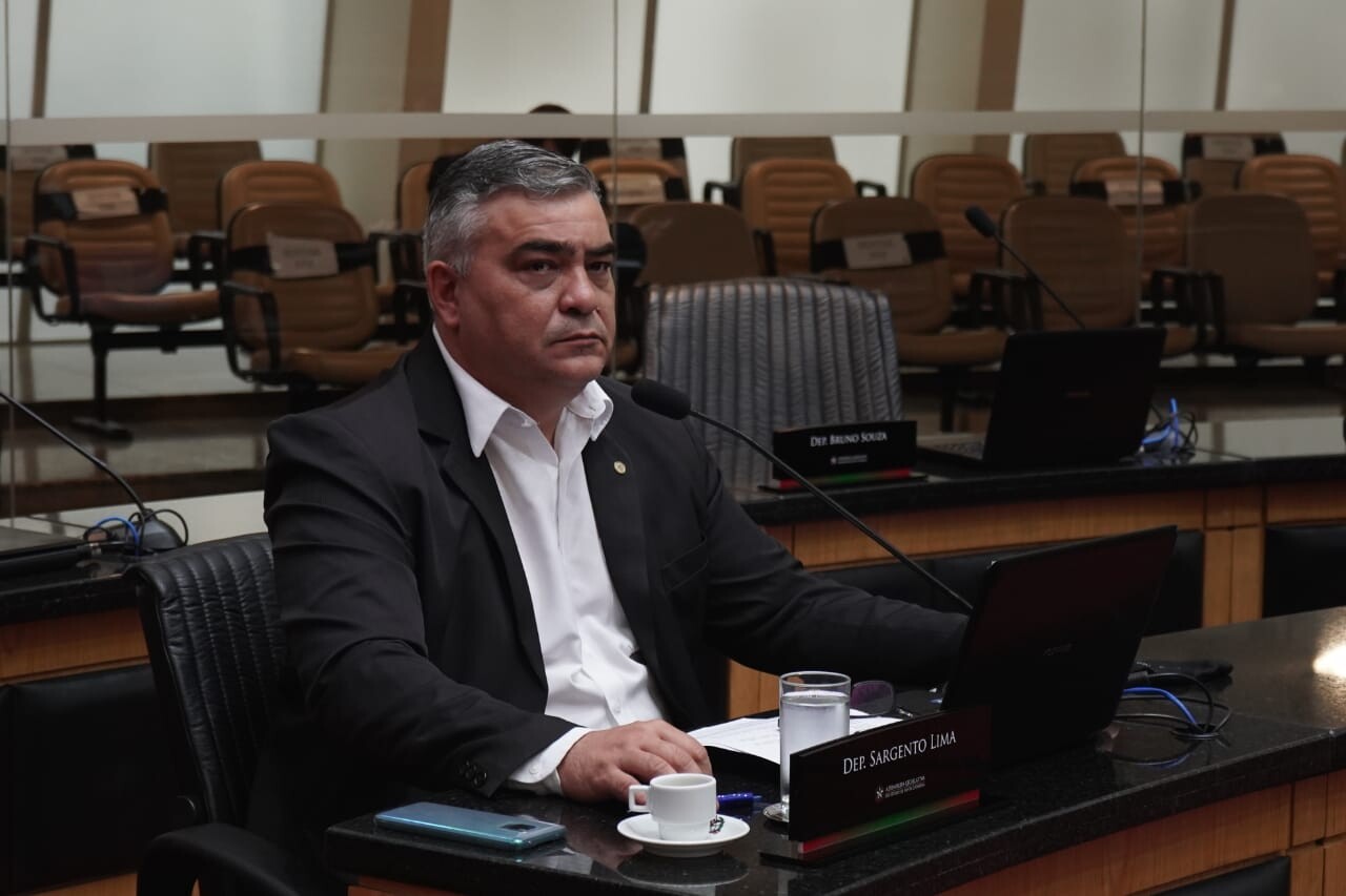 Sargento Lima quer proibir propaganda do comunismo nas salas de aula de SC