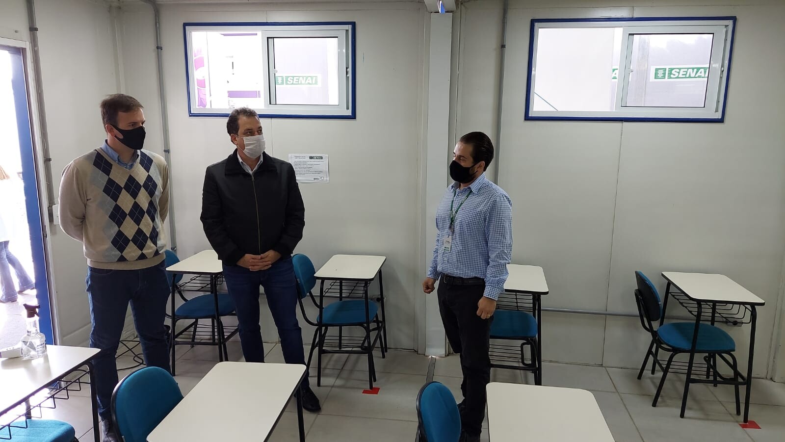 Minotto conhece estrutura da Escola Móvel do Senai em Morro da Fumaça