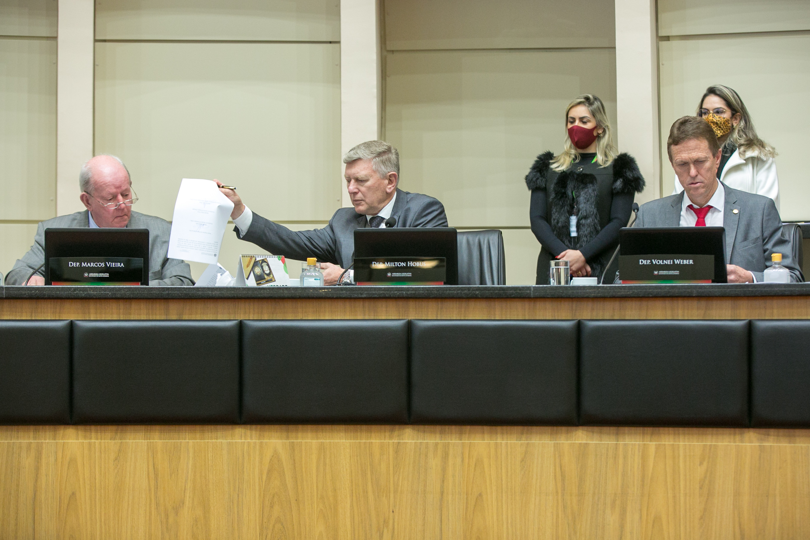 Deputado Marcos Vieira (PSDB), Deputado Milton Hobus (PSD) e Deputado Volnei Weber (MDB)