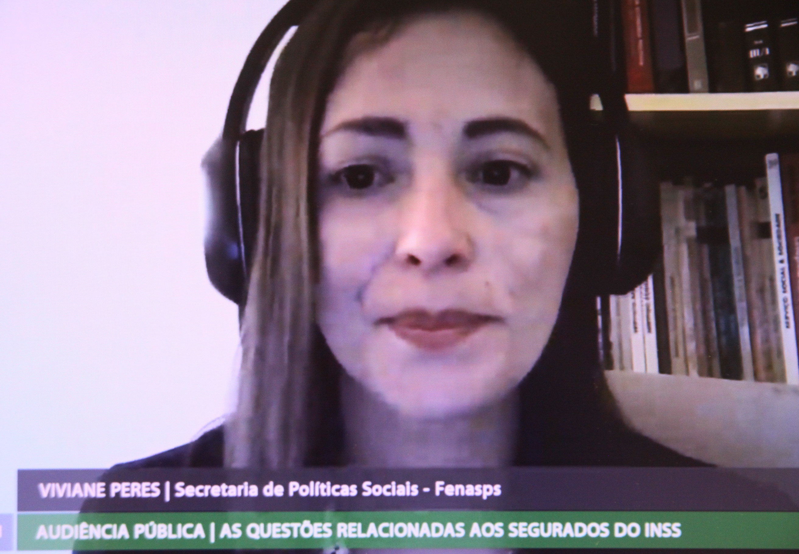 Audiência Pública para debater as questões relacionadas aos segurados do INSS - Viviane Peres (FENASPS)