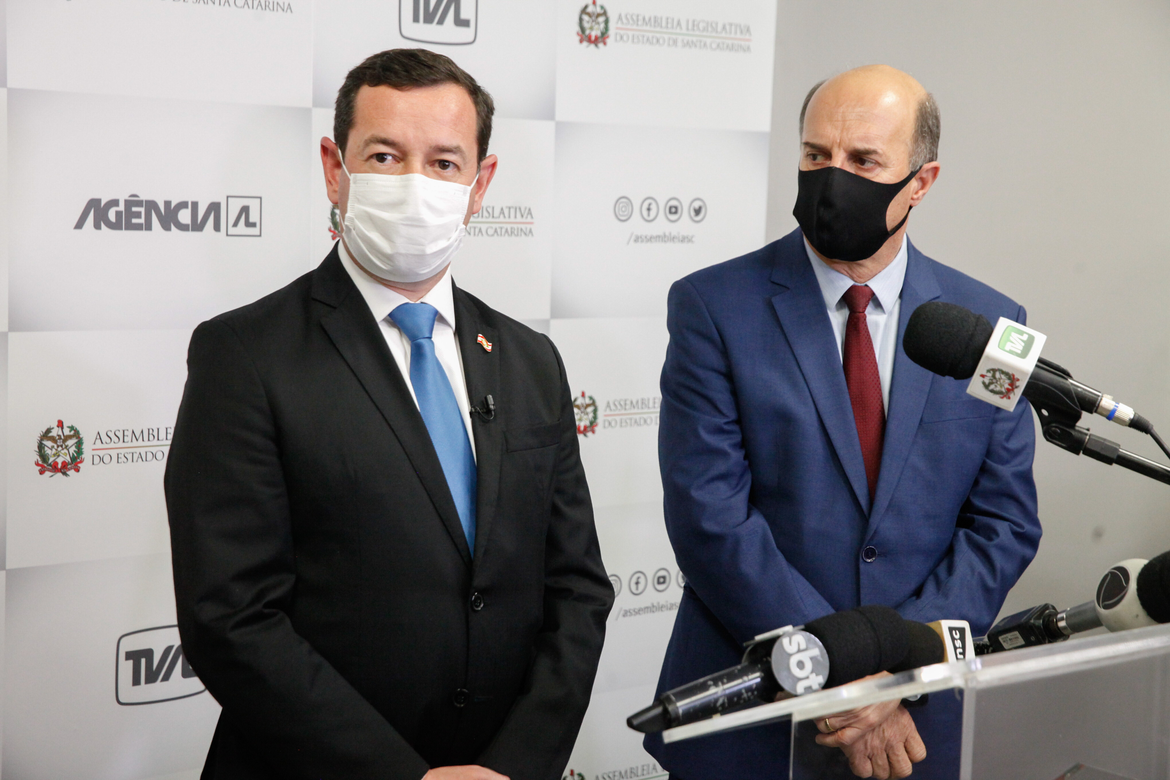 Secretário da Casa Civil, Eron Giordani, e deputado José Milton Scheffer, líder do governo na Casa