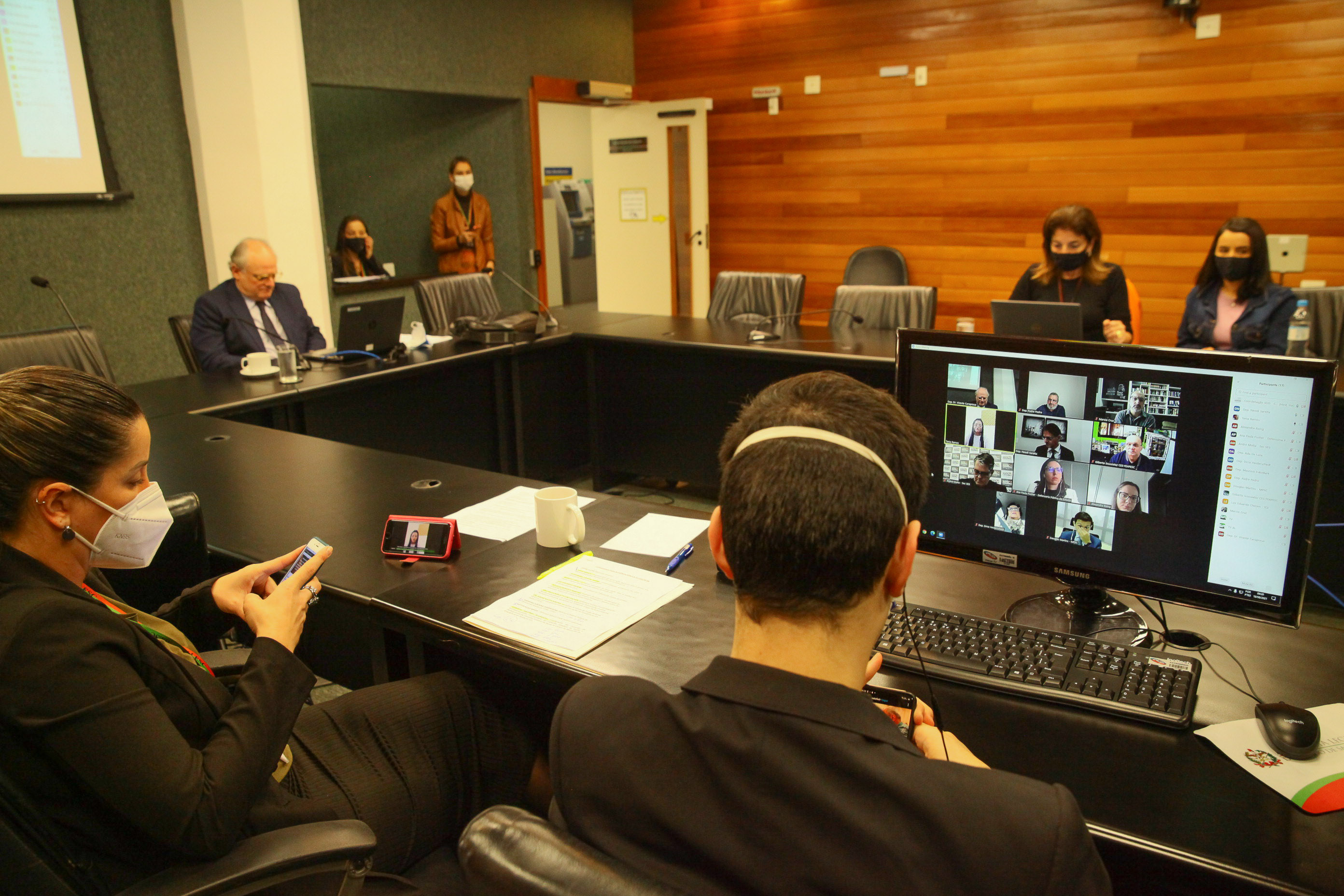 Comissão de Saúde - Reunião e Audiência Pública sobre a Situação do COVID-19 em Santa Catarina