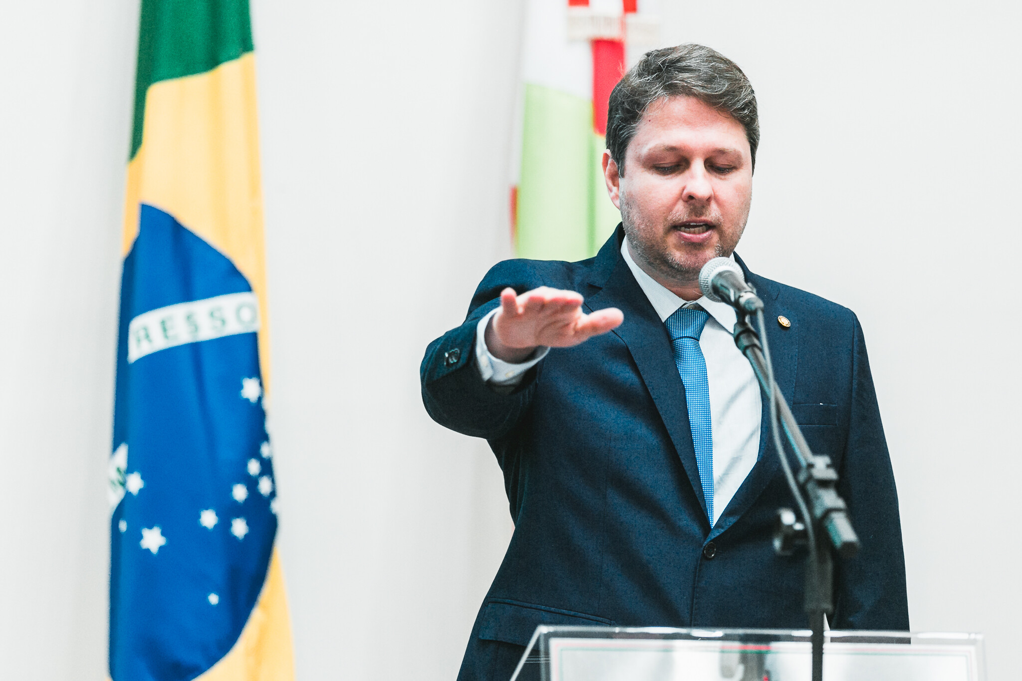 Tiago Frigo assume como deputado em substituição a Coronel Mocellin