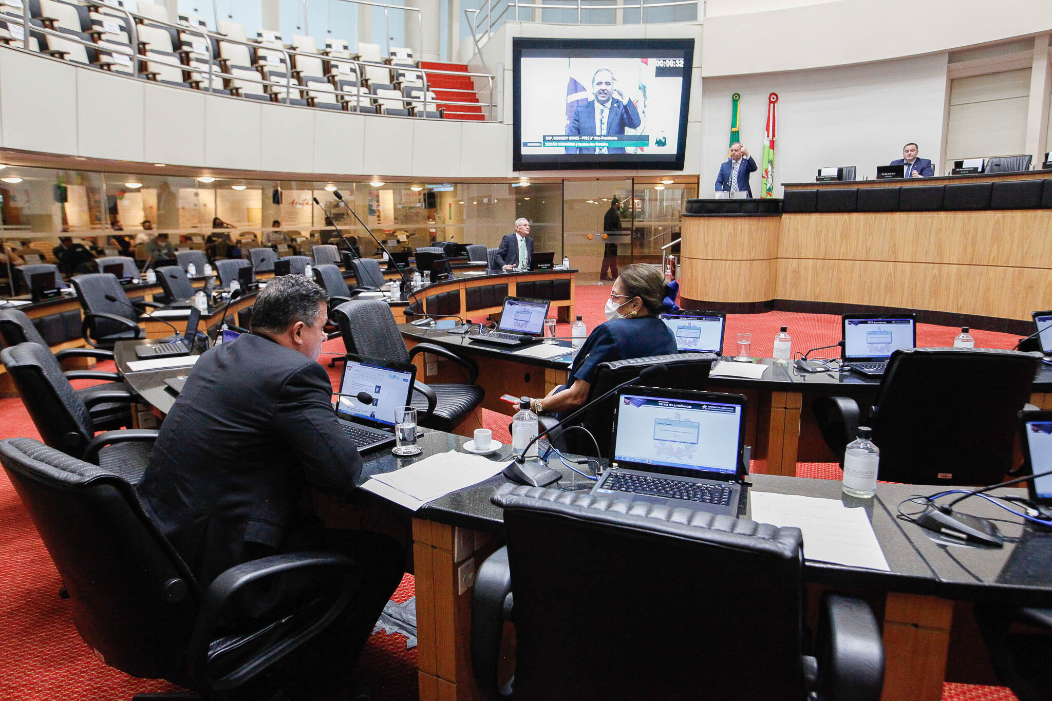 Batalhão da PMSC na Amfri e internet no campo ganham força na Alesc