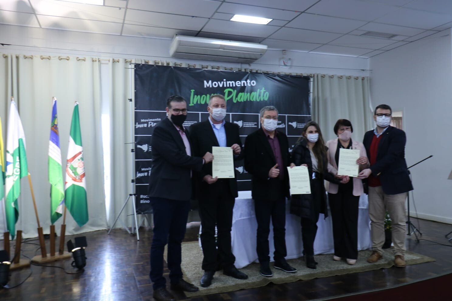 Deputada Paulinha e lideranças do Planalto Norte