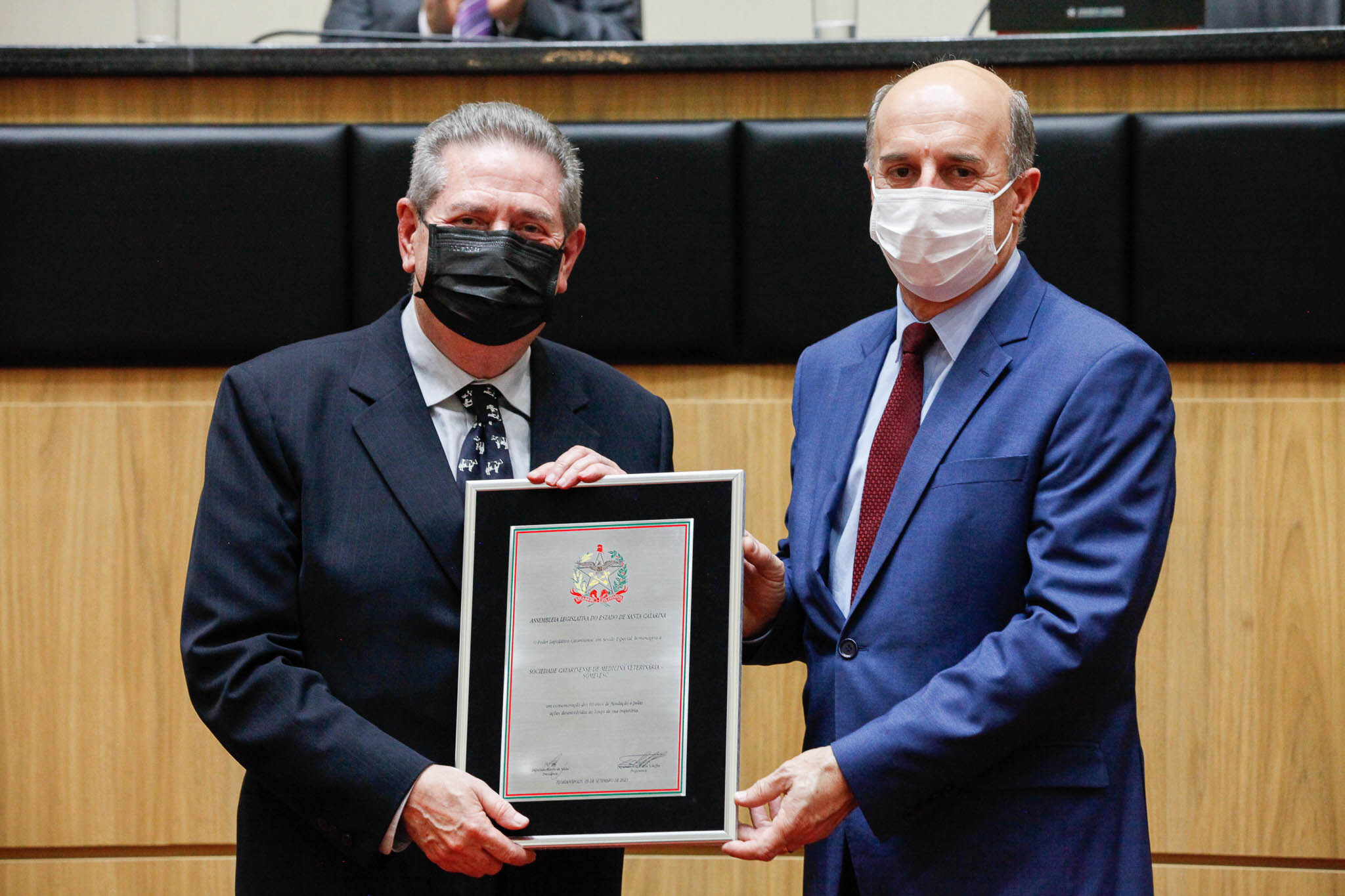 Sociedade Catarinense de Medicina Veterinária é homenageada pela Alesc