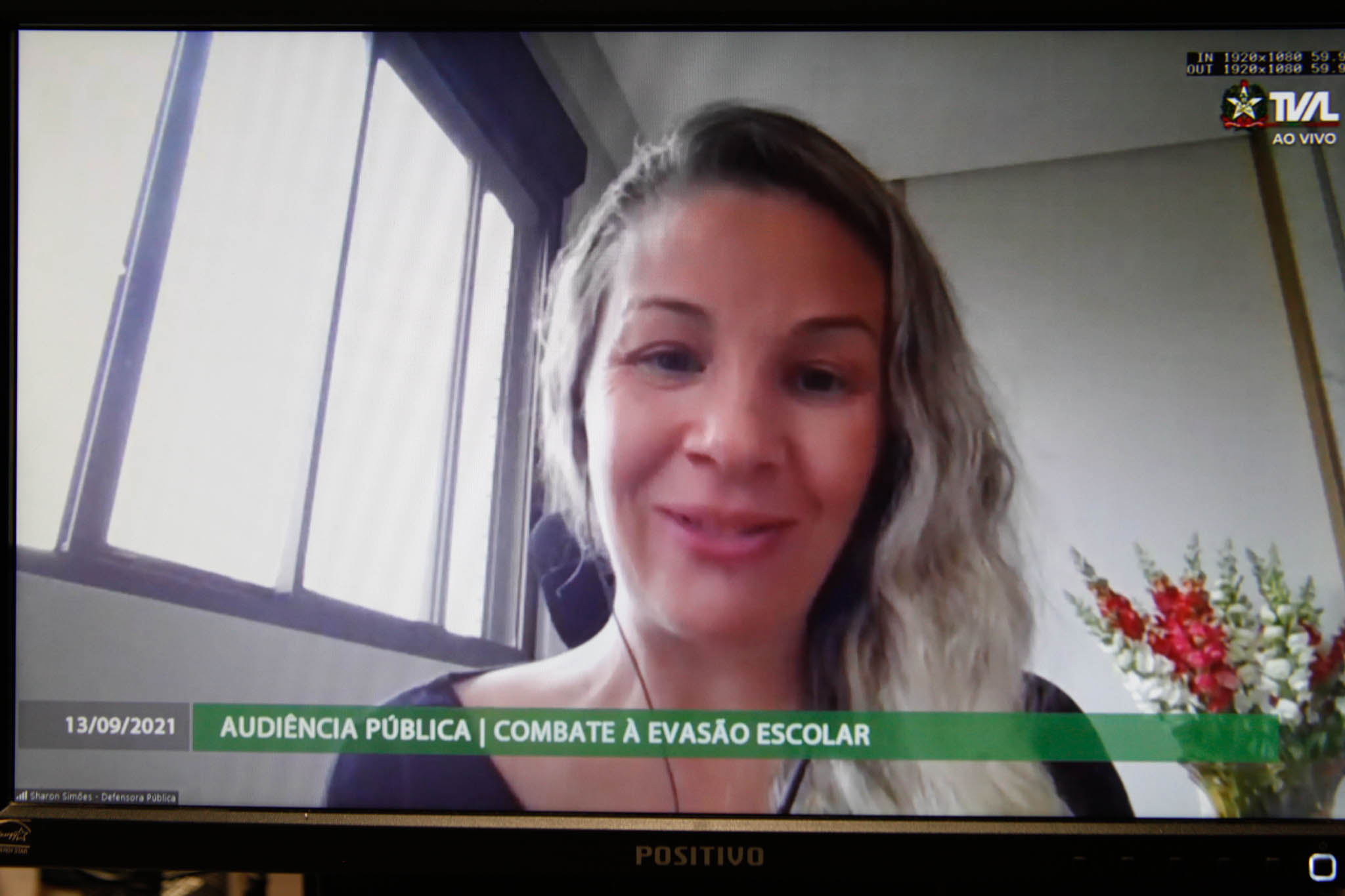 Sharon Simões - Defensora Pública