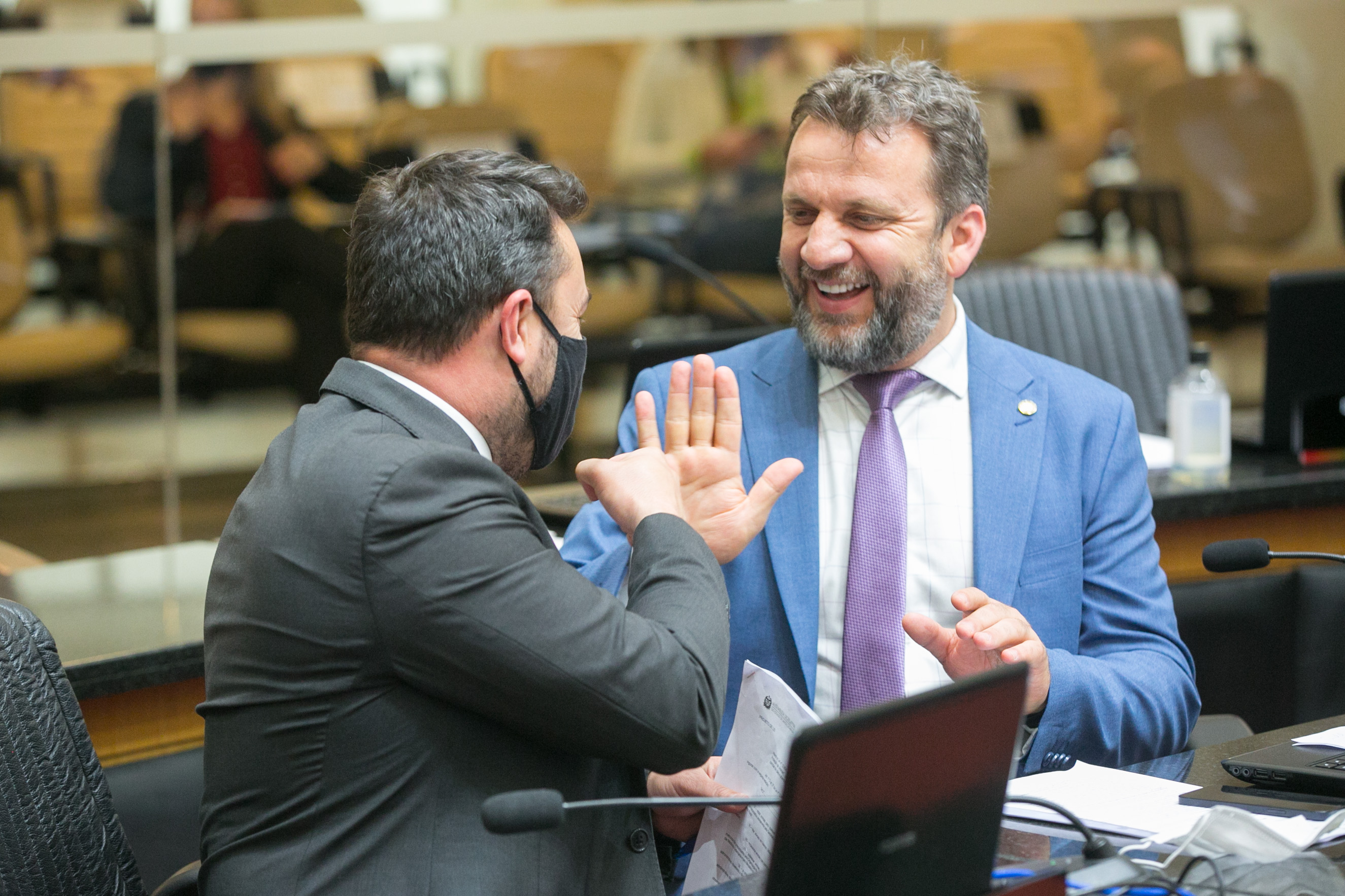 c e Deputado Jerry Comper (MDB)