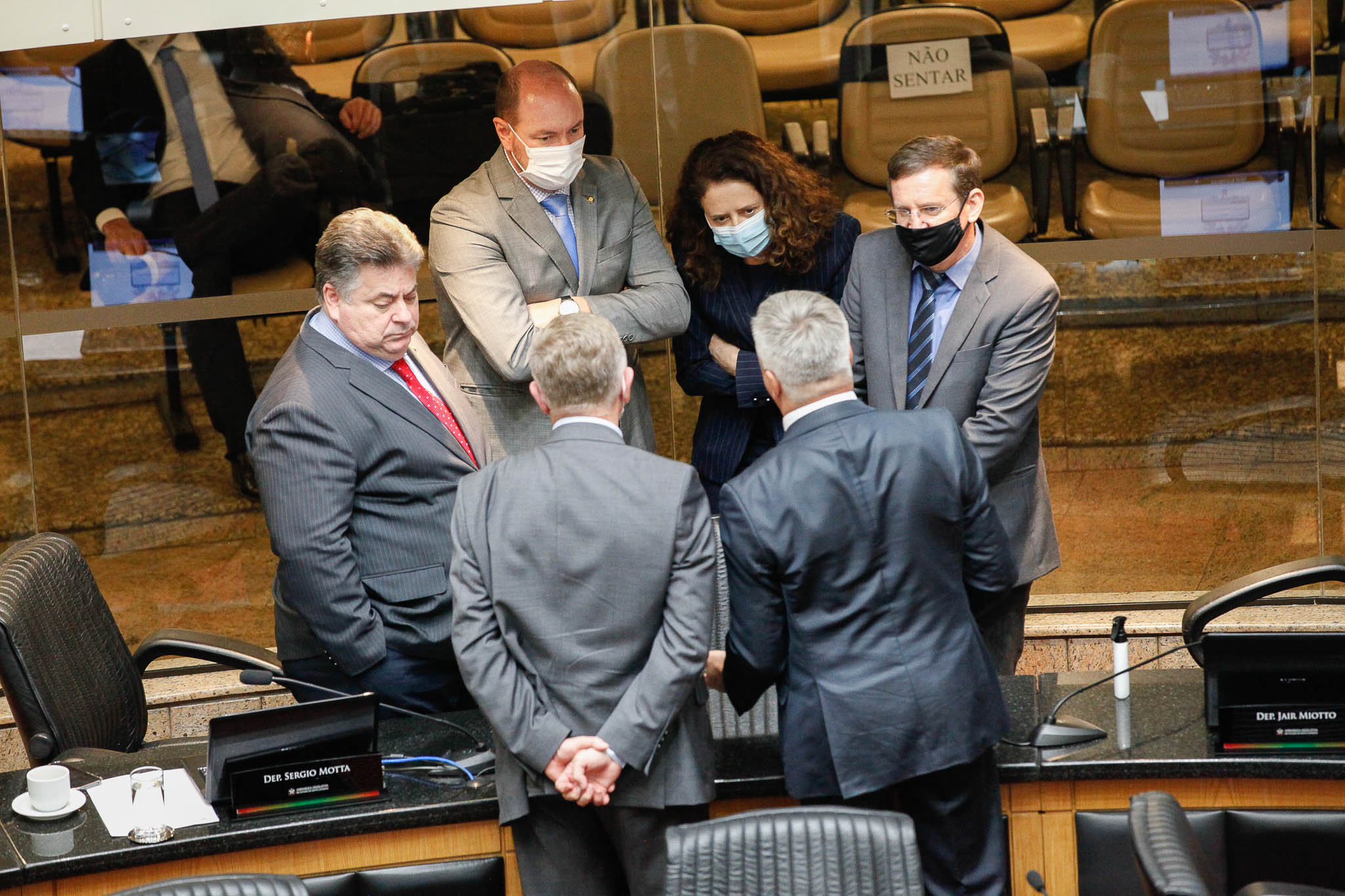 Deputado Sérgio Motta (PRB), Deputado Mauro de Nadal (MDB), Deputada Marlene Fengler (PSD), Deputado Jair Miotto (PSC), Deputado Milton Hobus (PSD), Deputado Fabiano da Luz (PT)