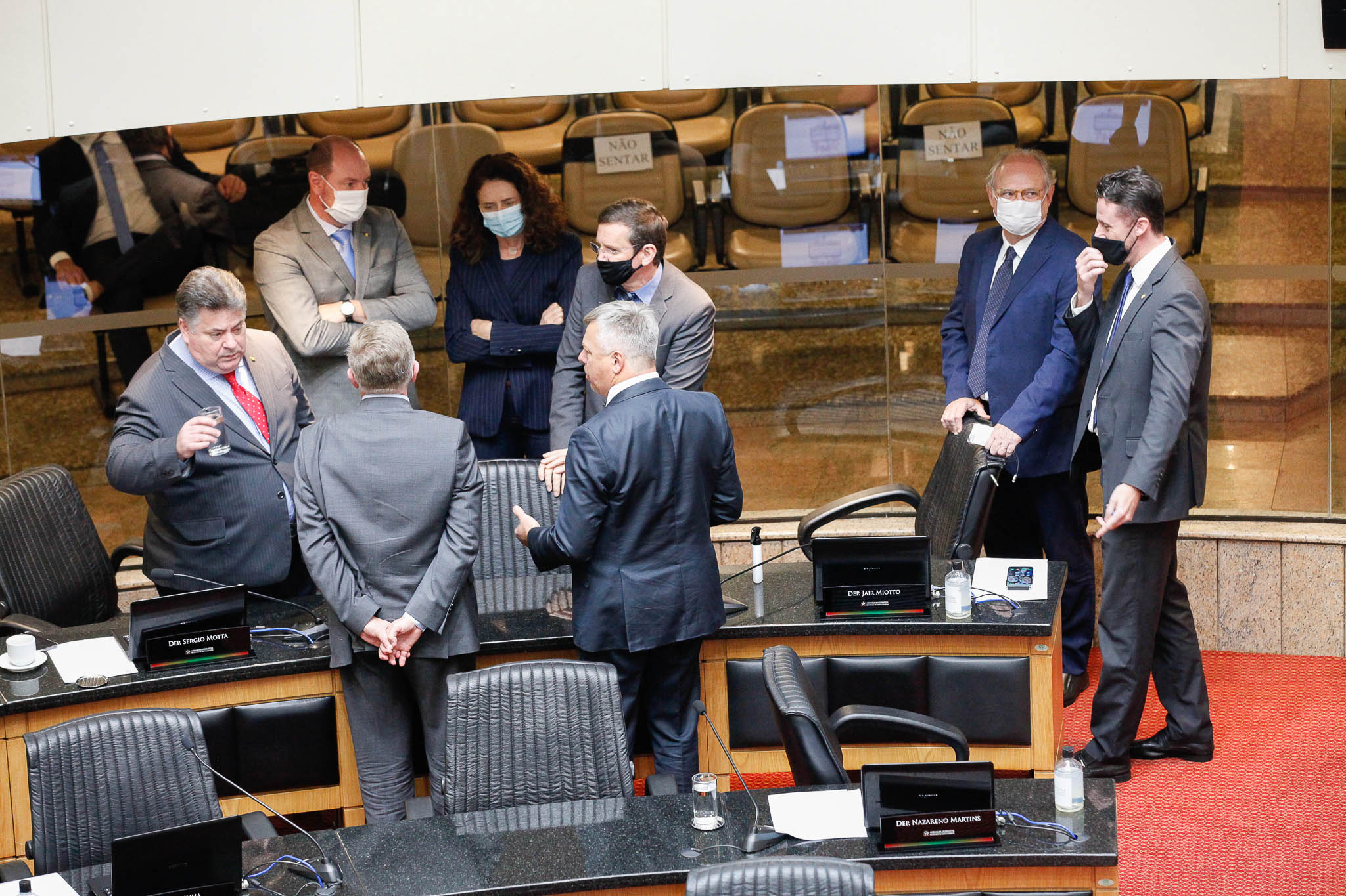 Deputado Sérgio Motta (PRB), Deputado Mauro de Nadal (MDB), Deputada Marlene Fengler (PSD), Deputado Jair Miotto (PSC), Deputado Milton Hobus (PSD),  Deputado Fabiano da Luz (PT),Deputado Vicente Caropreso (PSDB),,  Deputado Fernando Krelling (MDB)