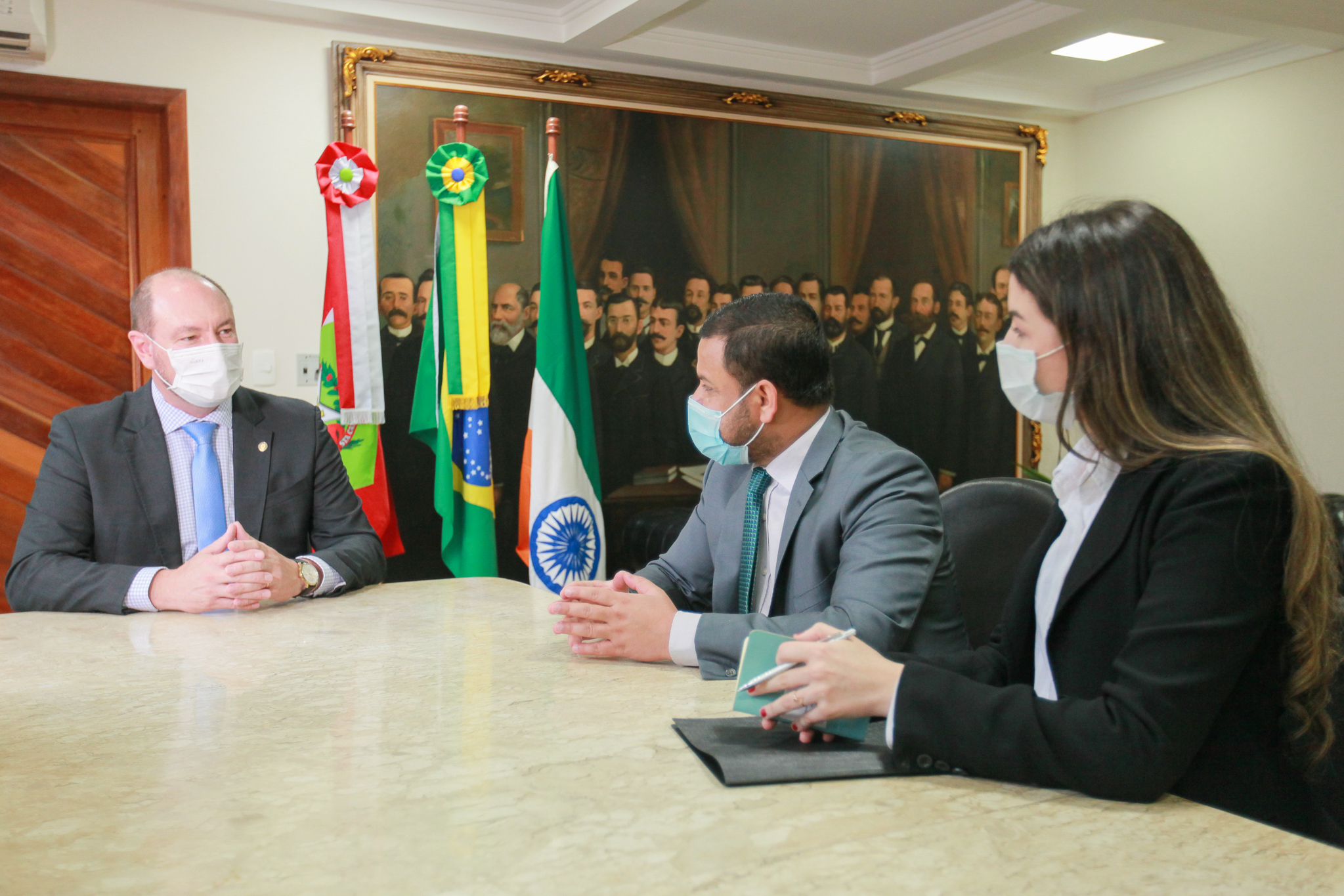 Deputado Mauro de Nadal (MDB), 
Cônsul-geral da Índia Amit Kumar Mishra