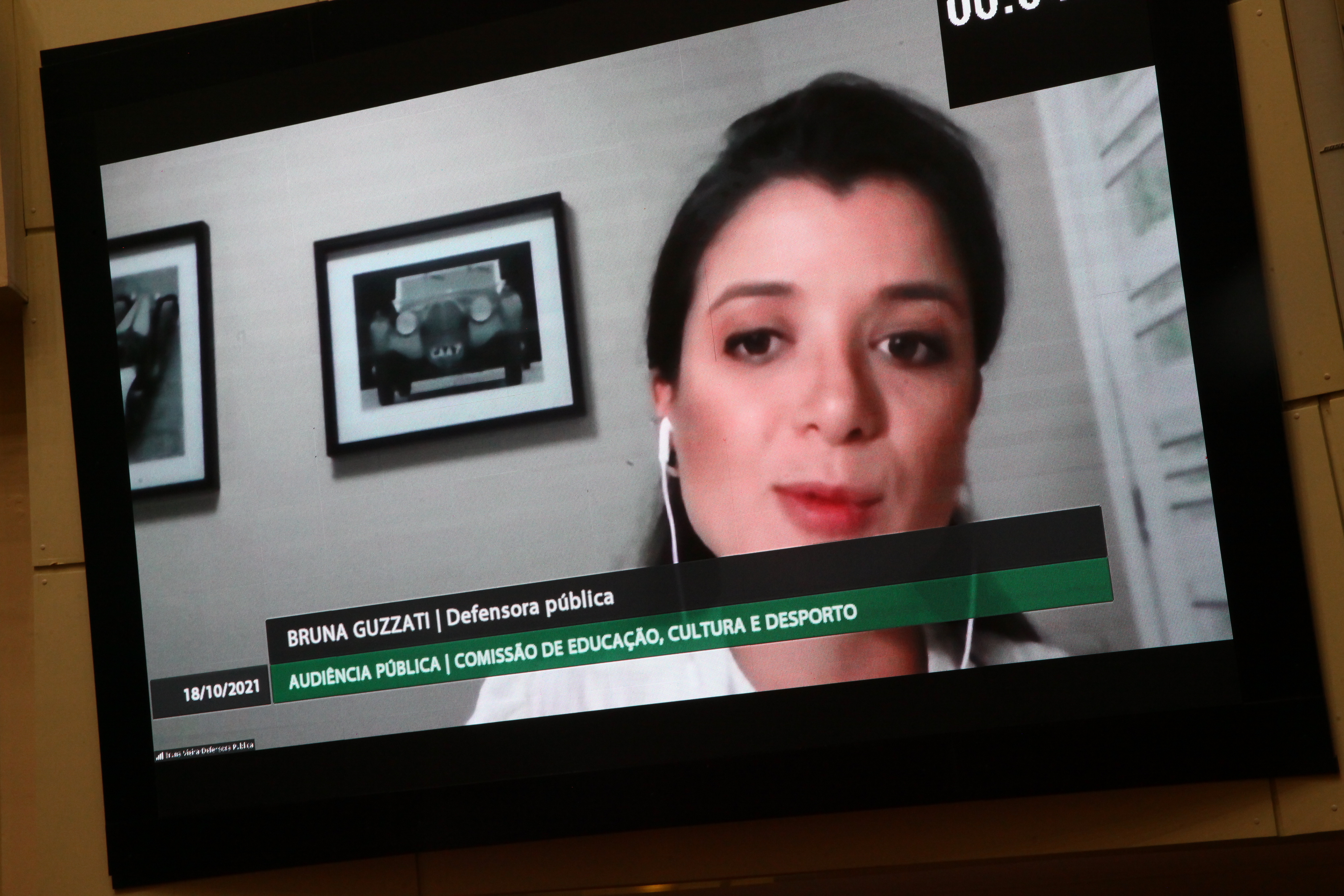 Audiência Pública Virtual/Presencial para debater a situação do não credenciamento da Universidade - Bruna Guzatti