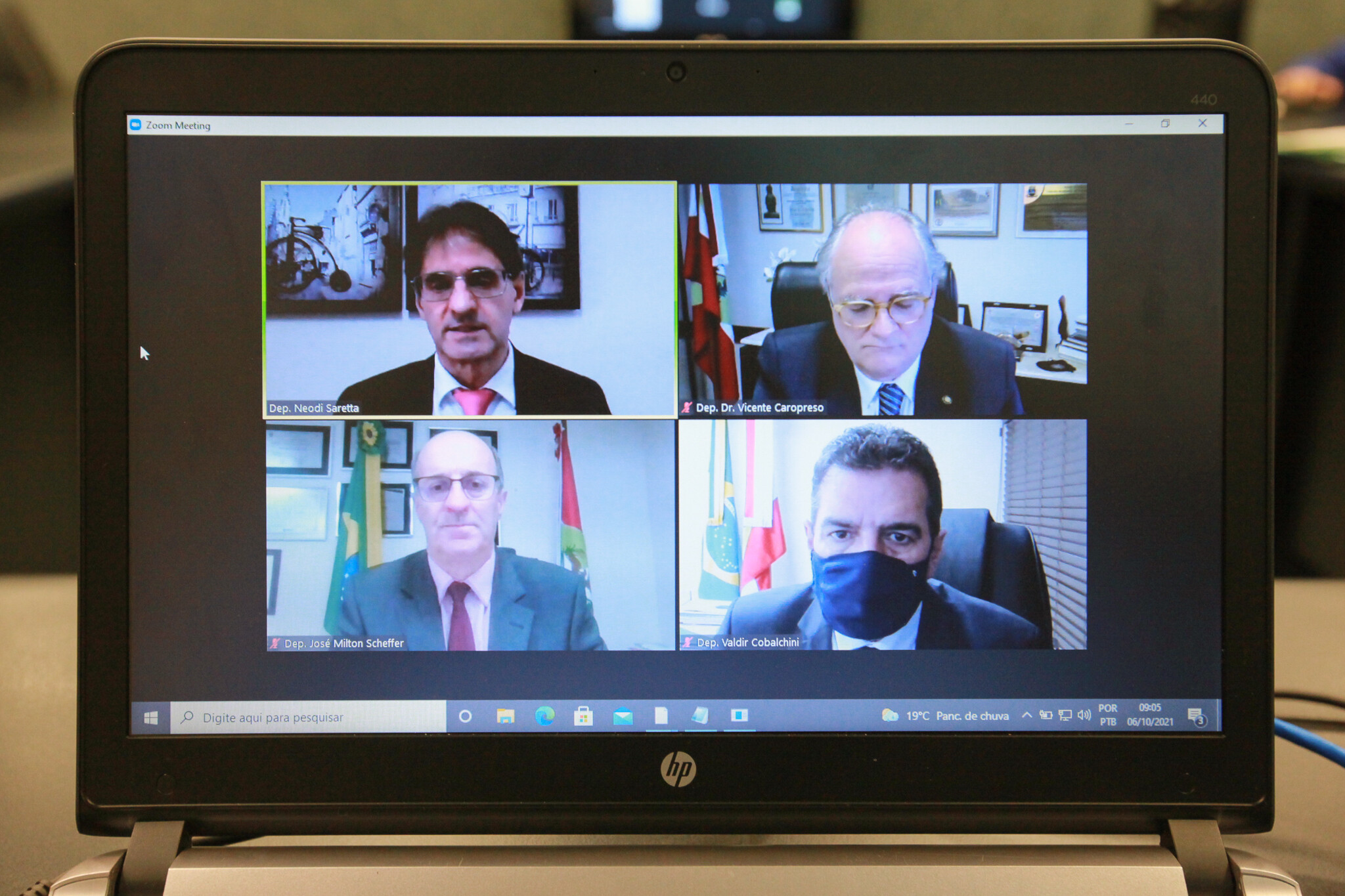 Comissão de Saúde aprova debates sobre Outubro Rosa e licitação do Samu