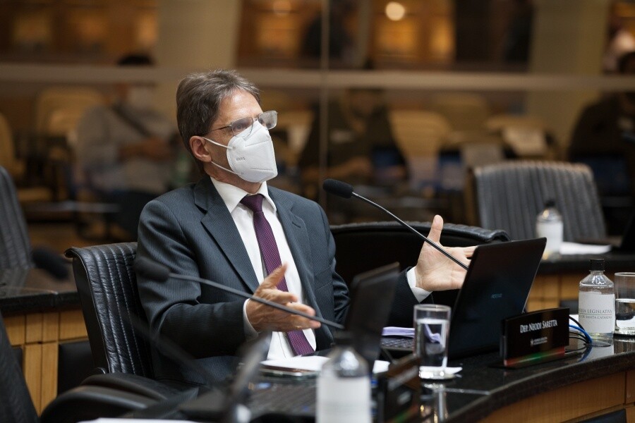 Saretta fala da necessidade de mais postos de vacinação e do combate às fake news