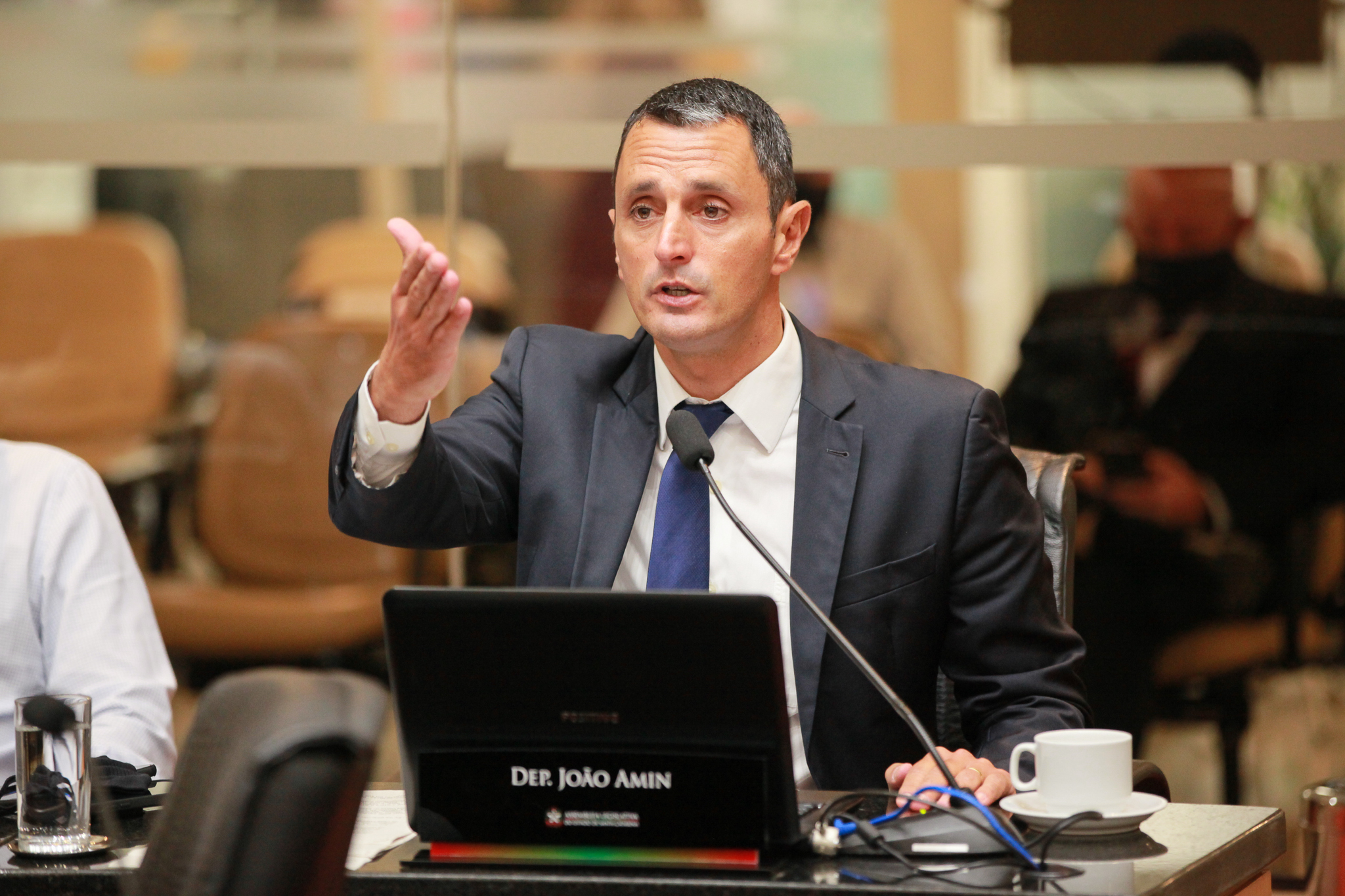 - Deputado João Amin (PP)