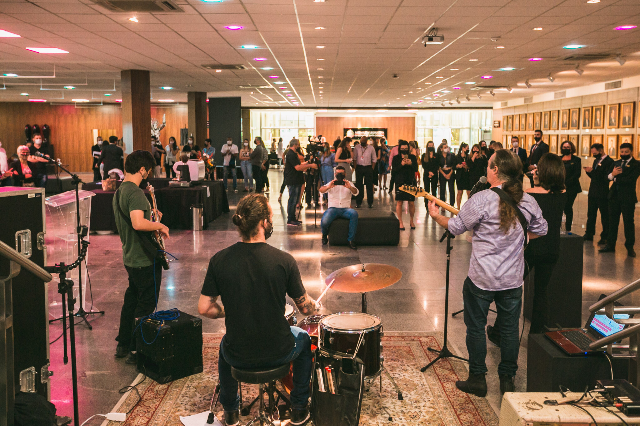 Dia do Servidor Público é marcado com um café social no hall da Alesc