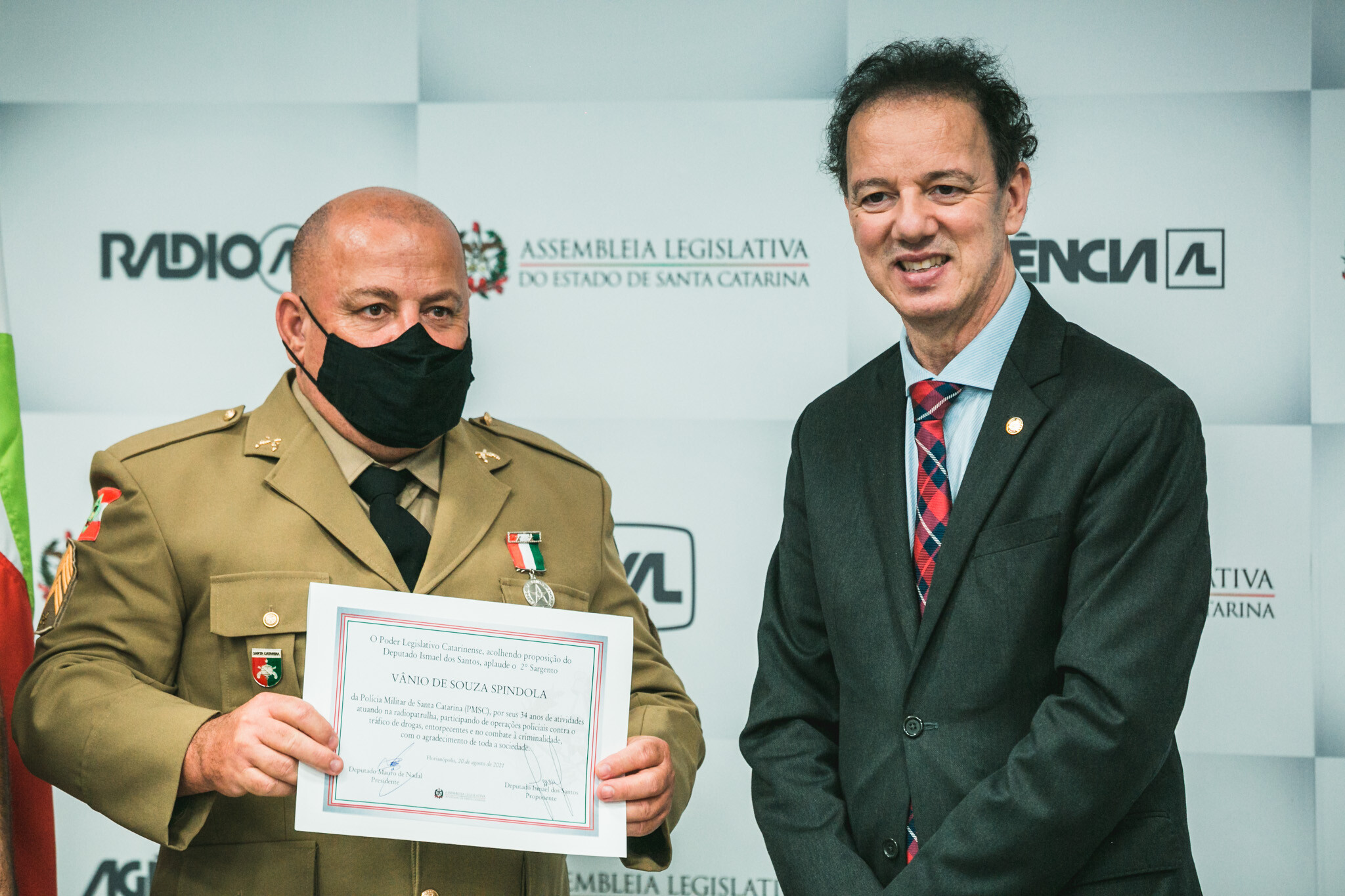 Sargento da PM de Jaguaruna recebe moção de aplauso