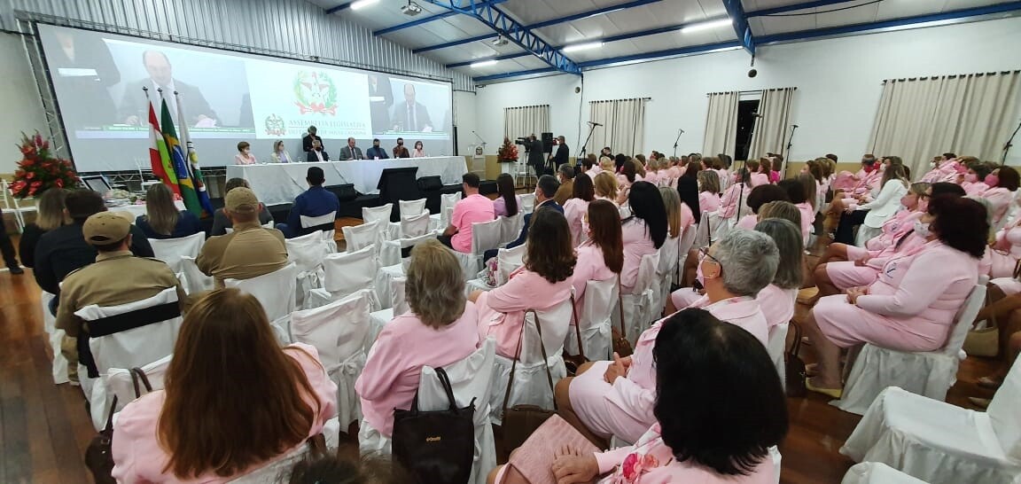 Solenidade foi realizada em Cunha Porã, na noite desta sexta-feira (15)