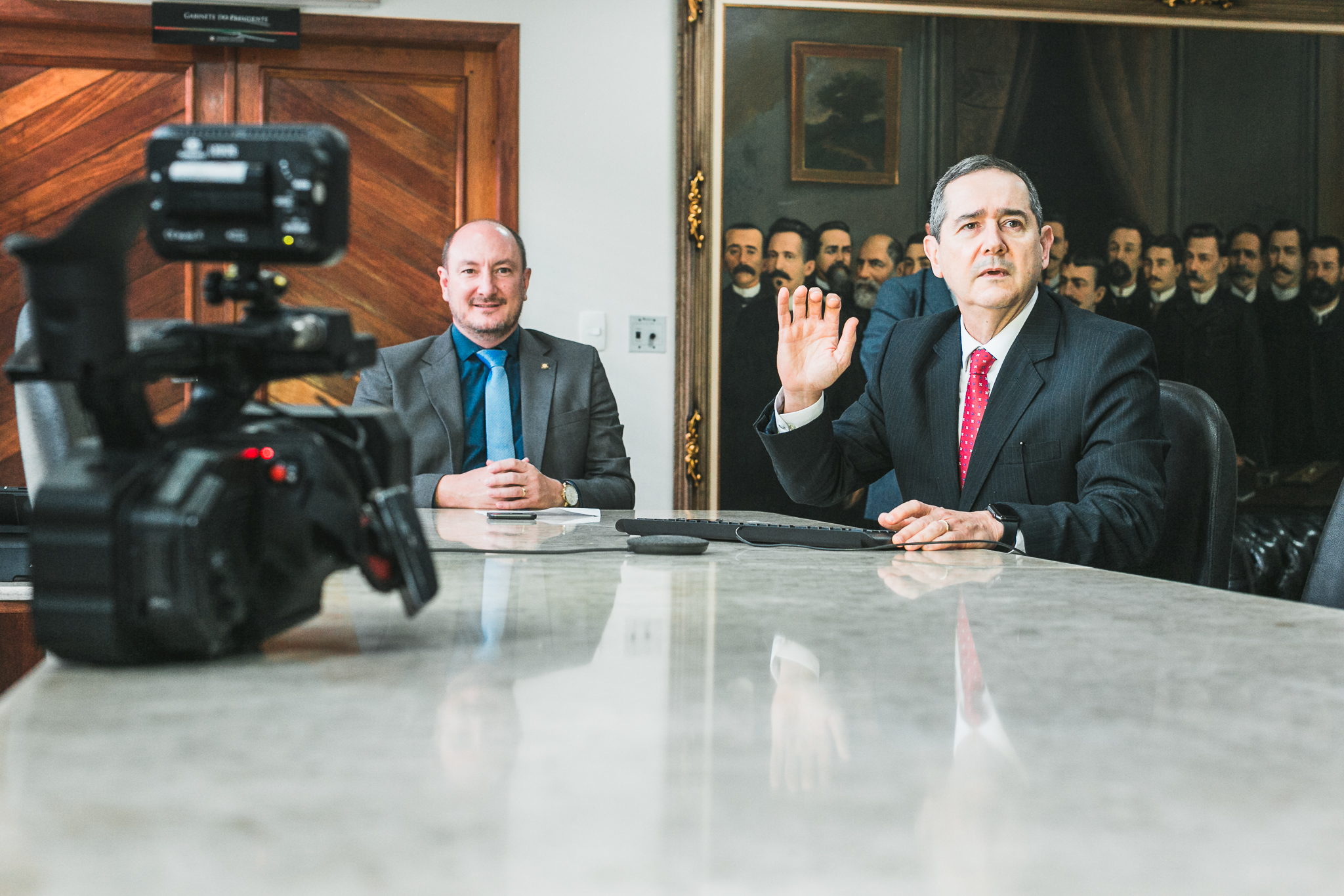 Deputado Mauro de Nadal (MDB) - Desembargador Ricardo Teixeira do Valle Pereira (Presidente TRF4)