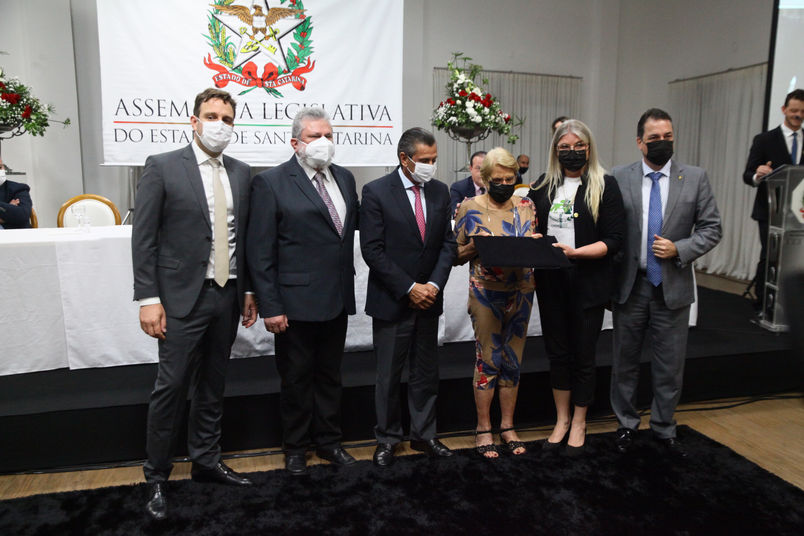 Sessão Solene em Homenagem a Dom Paulo Evaristo Arns - Homenagem a Lilian Arns (d)