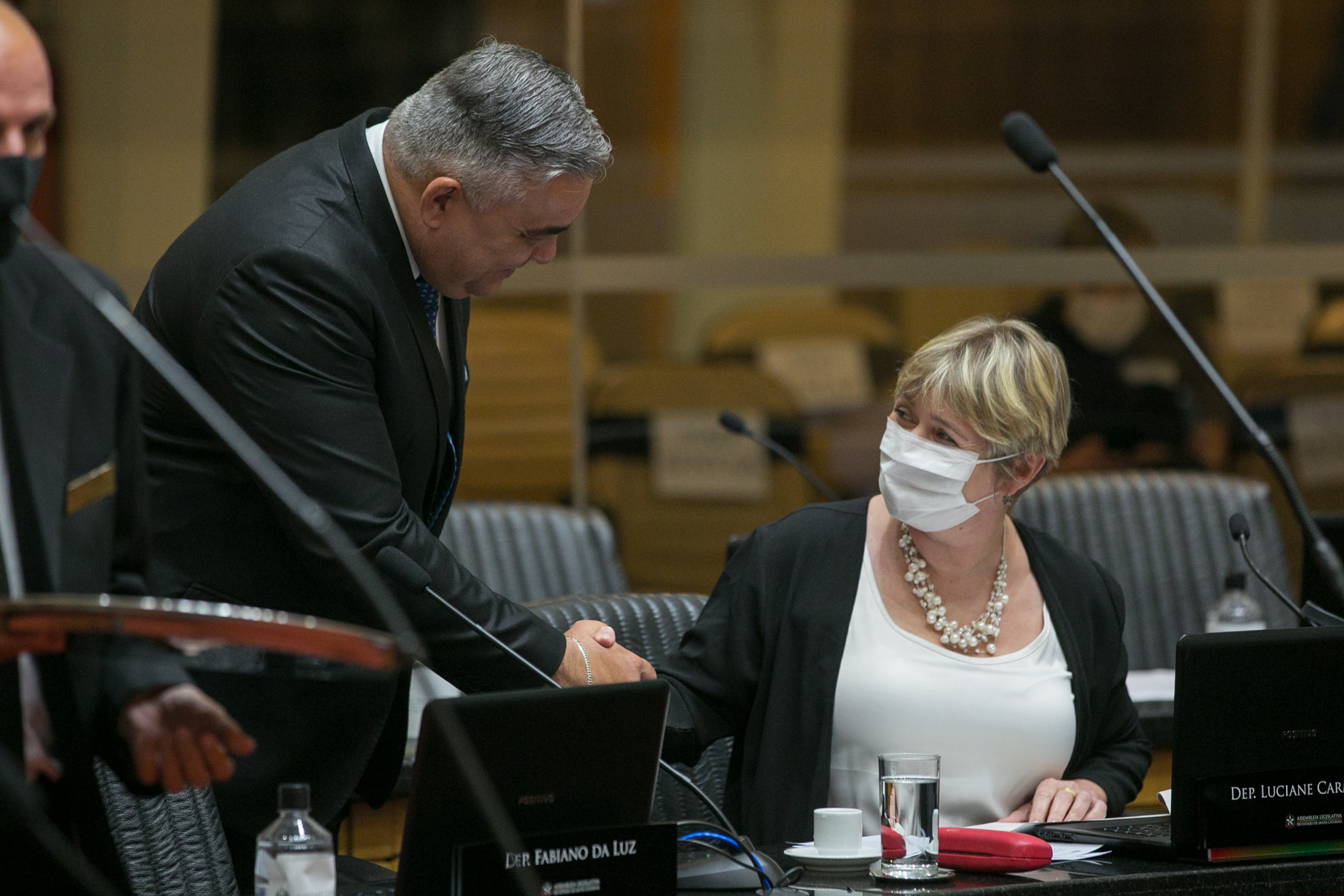 Deputado Sargento Lima (PL) e Deputada Luciane Carminatti (PT)