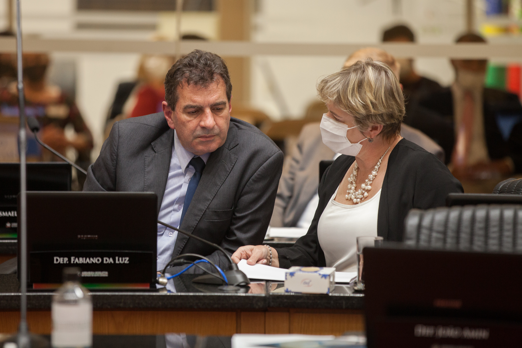 Deputado Valdir Cobalchini (MDB), Deputada Luciane Carminatti (PT)
