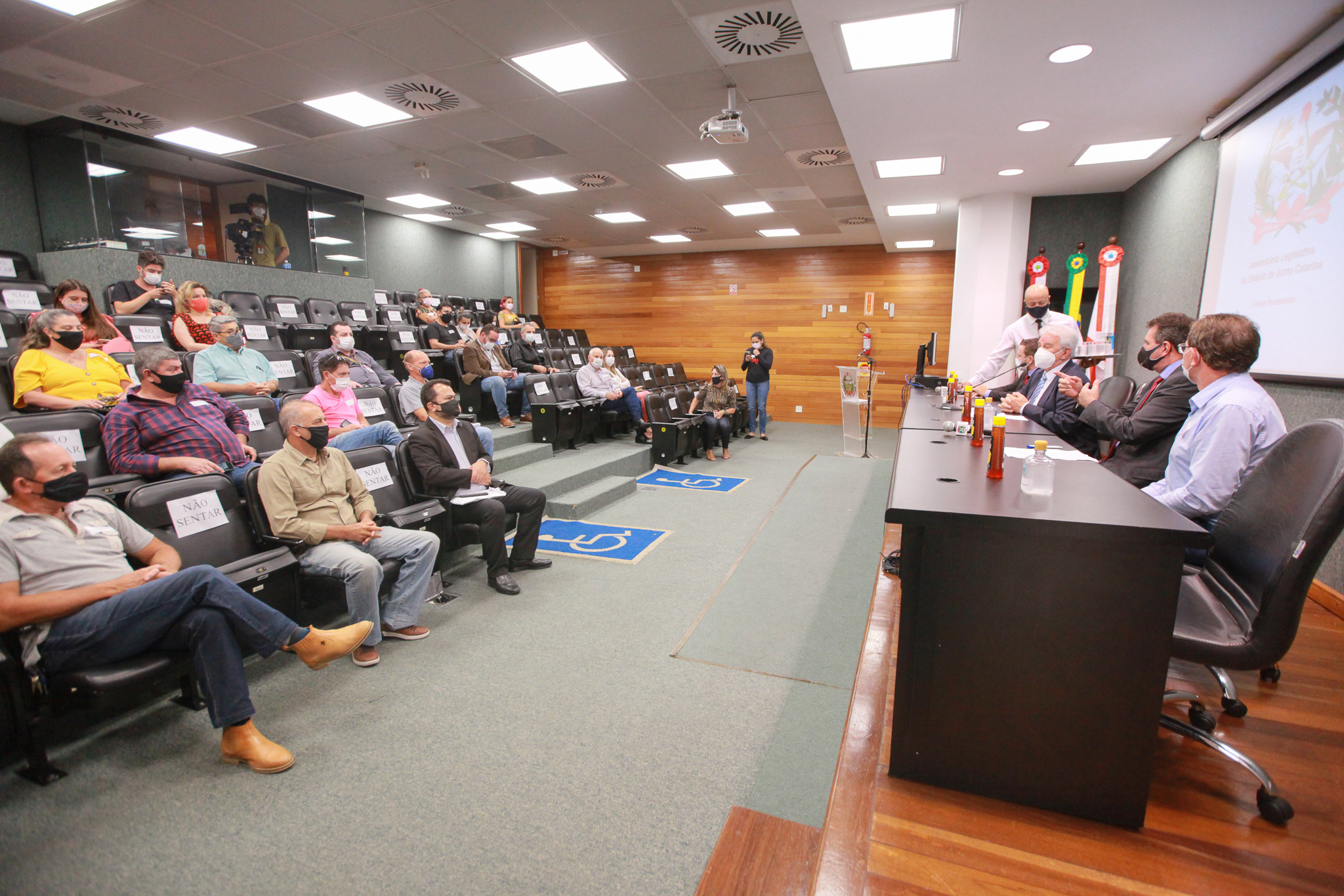 Frente Parlamentar da Apicultura e Meliponicultura