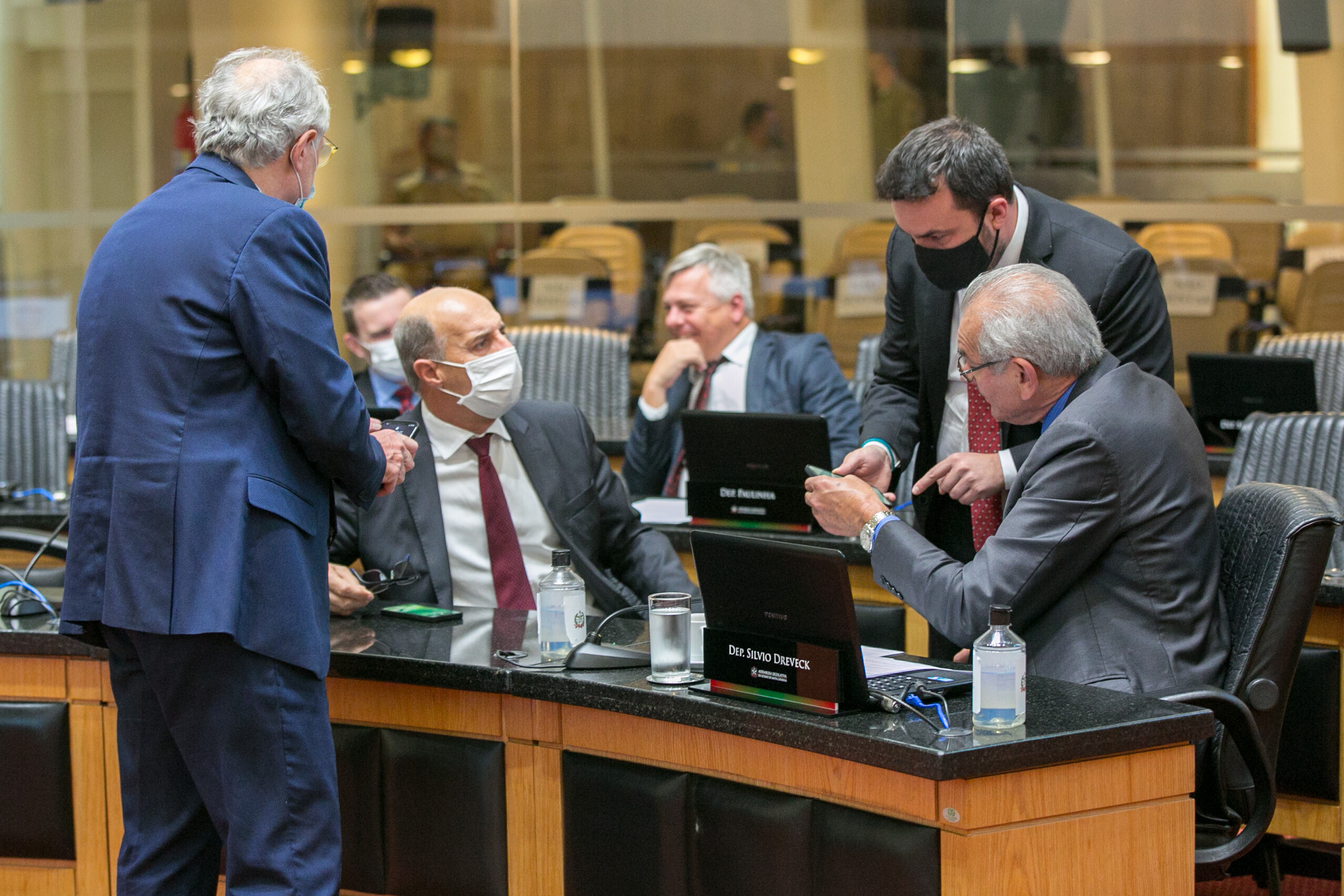 Deputados criticam erro da Fesporte e divergem sobre aumento para PMSC