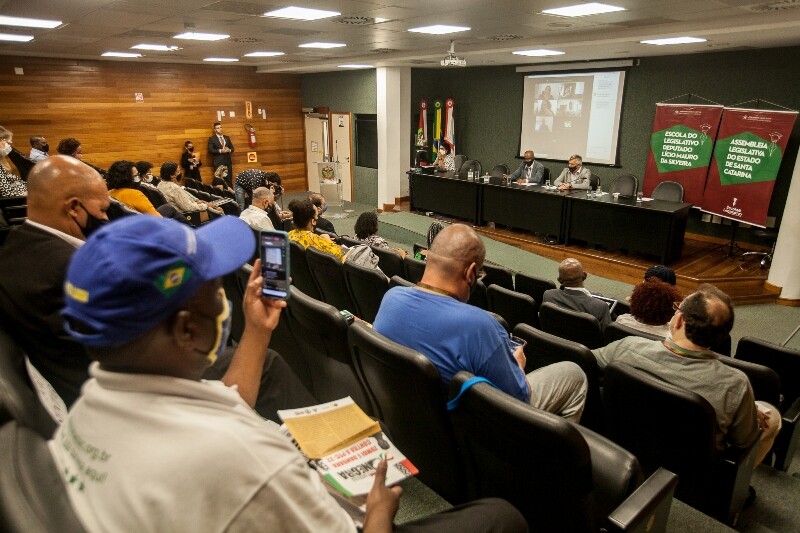 Produção de projetos para inclusão de negros na sociedade é irrisória na Alesc