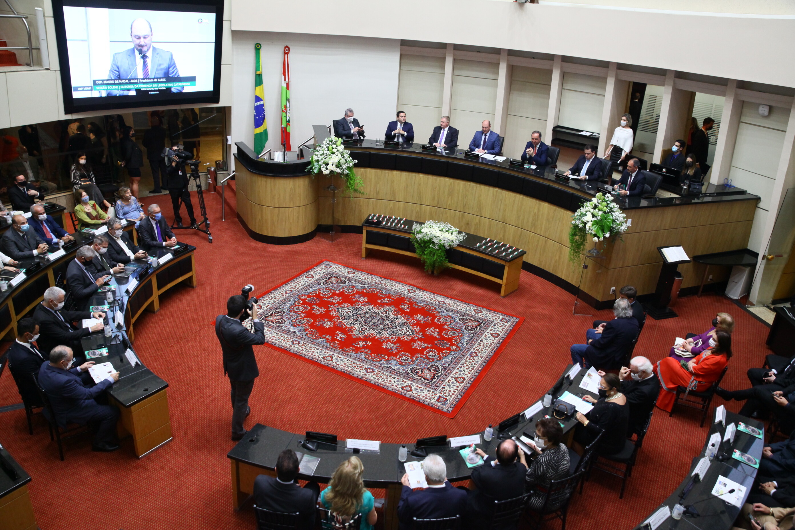 Sessão solene marca entrega da Comenda do Legislativo Catarinense