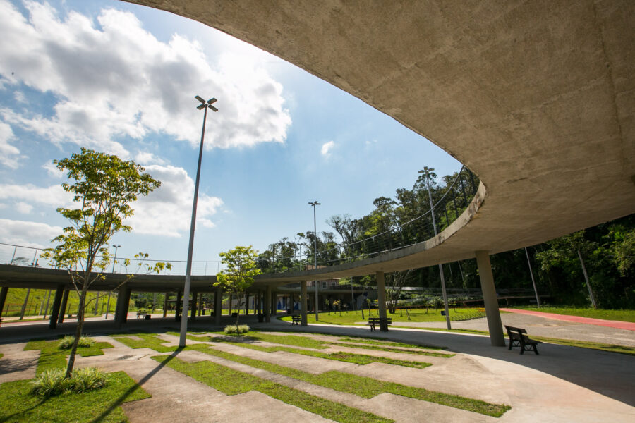 Parque tem uma marquise elevada que possibilitará realização de feiras e eventos mesmo que o terreno seja alagado