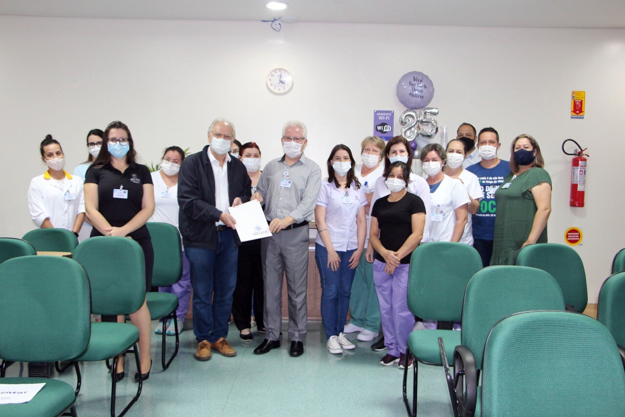85 anos Hospital São José: Dr. Vicente busca recursos para hemodinâmica
