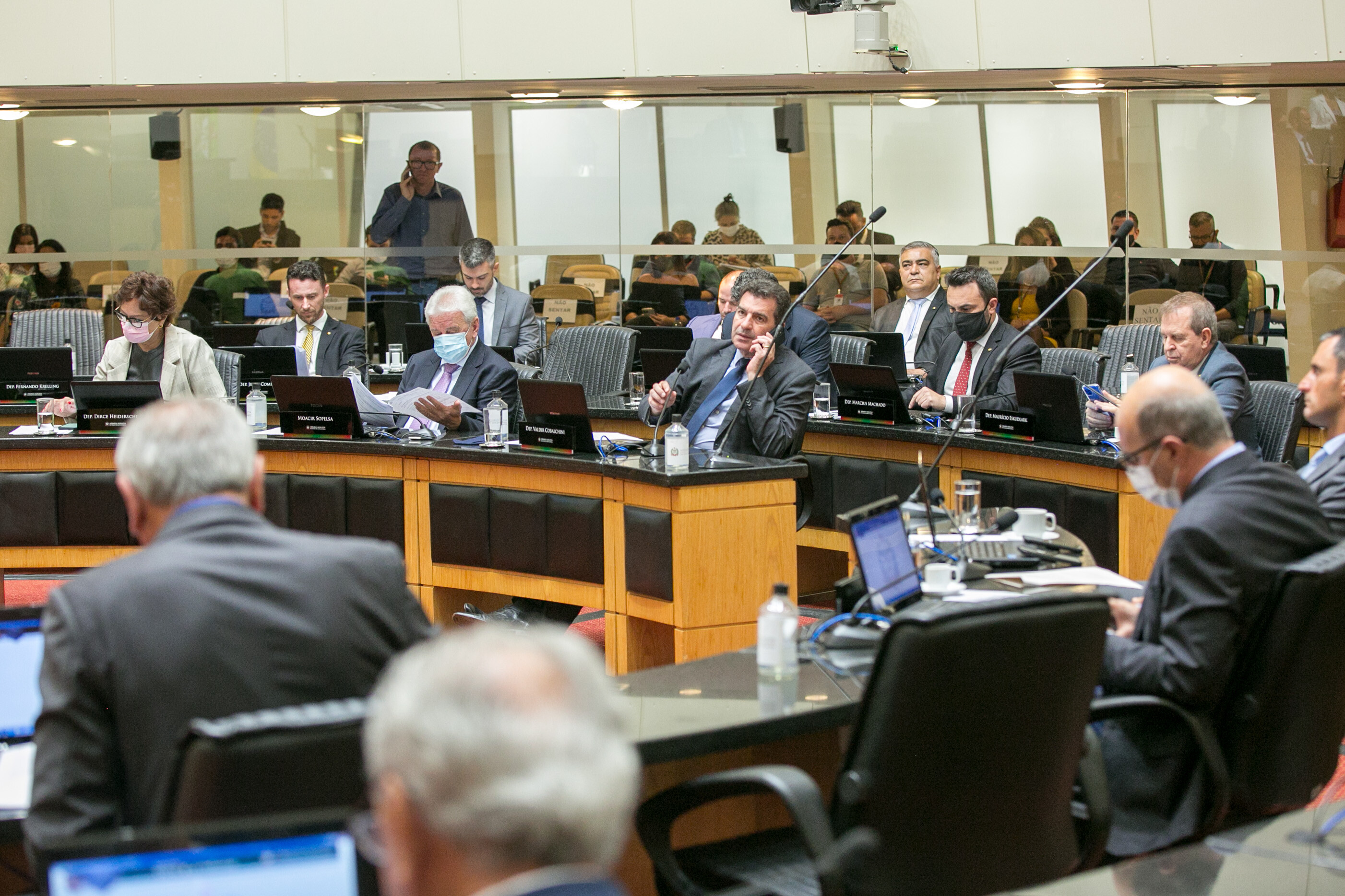 Cortes da União nos recursos para BRs desrespeitam SC, dizem deputados