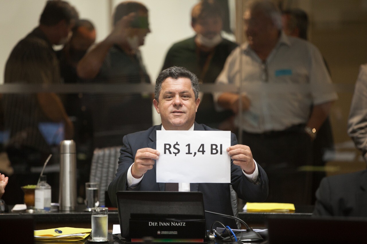 Pacotaço do governo: trem da alegria que beneficia só a elite do serviço público