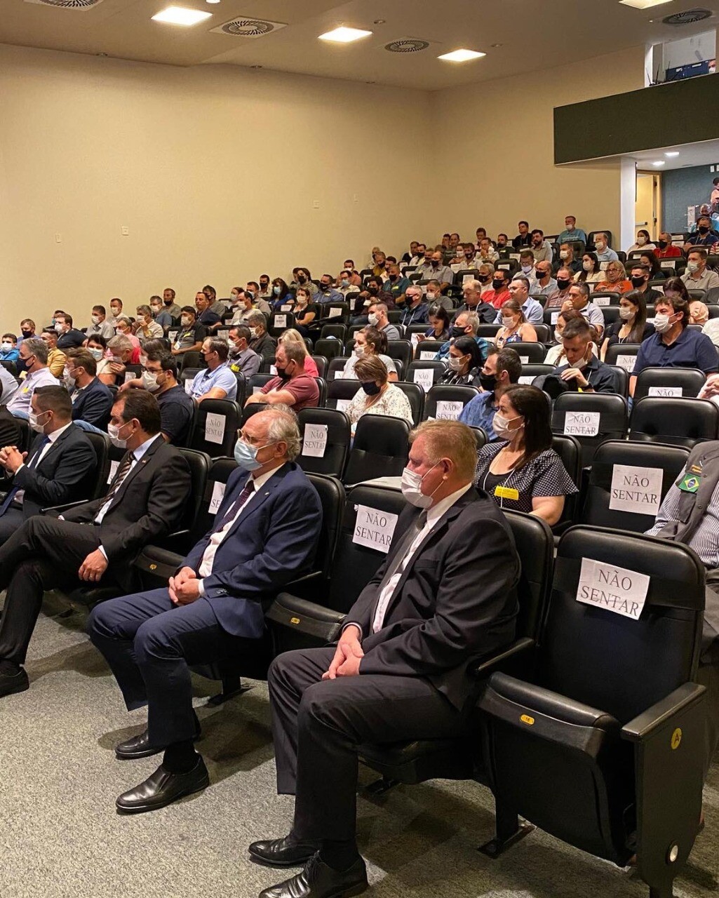 Deputado Berlanda assistiu às palestras do Congresso Estadual da Uvesc