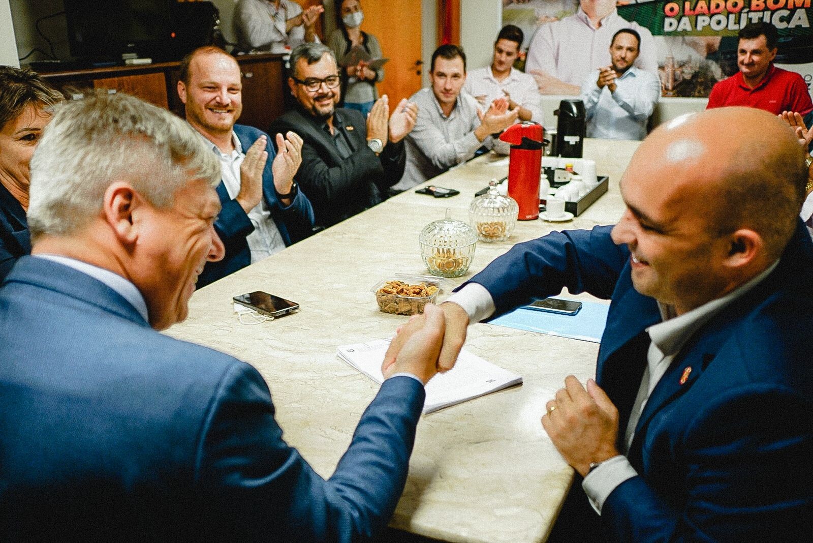 Fabiano recebe autoridades para assinar convênio da usina de asfalto do Alto Irani