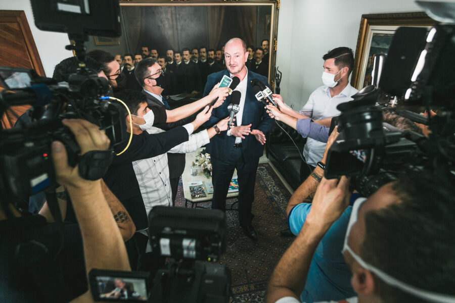 Presidente da Alesc, deputado Mauro De Nadal, atende imprensa e faz balanço do ano