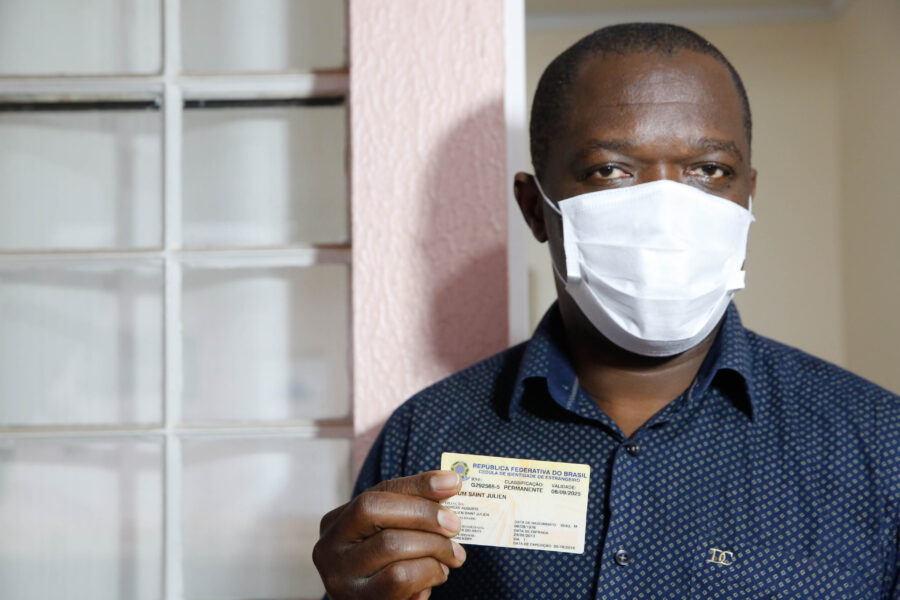 Haitiano Nahum Saint Julien chegou ao Brasil em 2013. Confira abaixo a reportagem da TVAL sobre os novos imigrantes em Santa Catarina. FOTO: Daniel Conzi/Agência AL