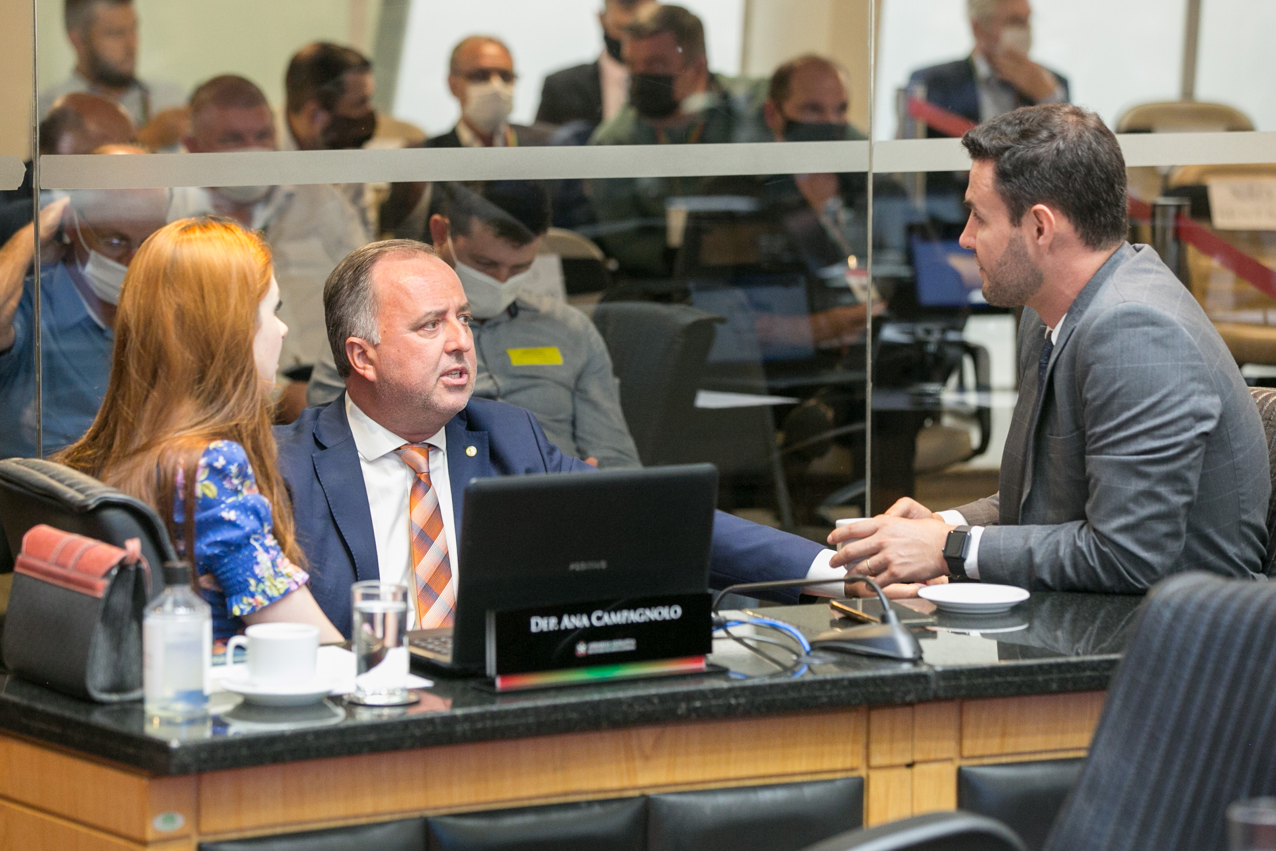 Deputada Ana Campagnolo (PSL), Deputado Kennedy Nunes (PTB) e Deputado Felipe Estevão (PSL)